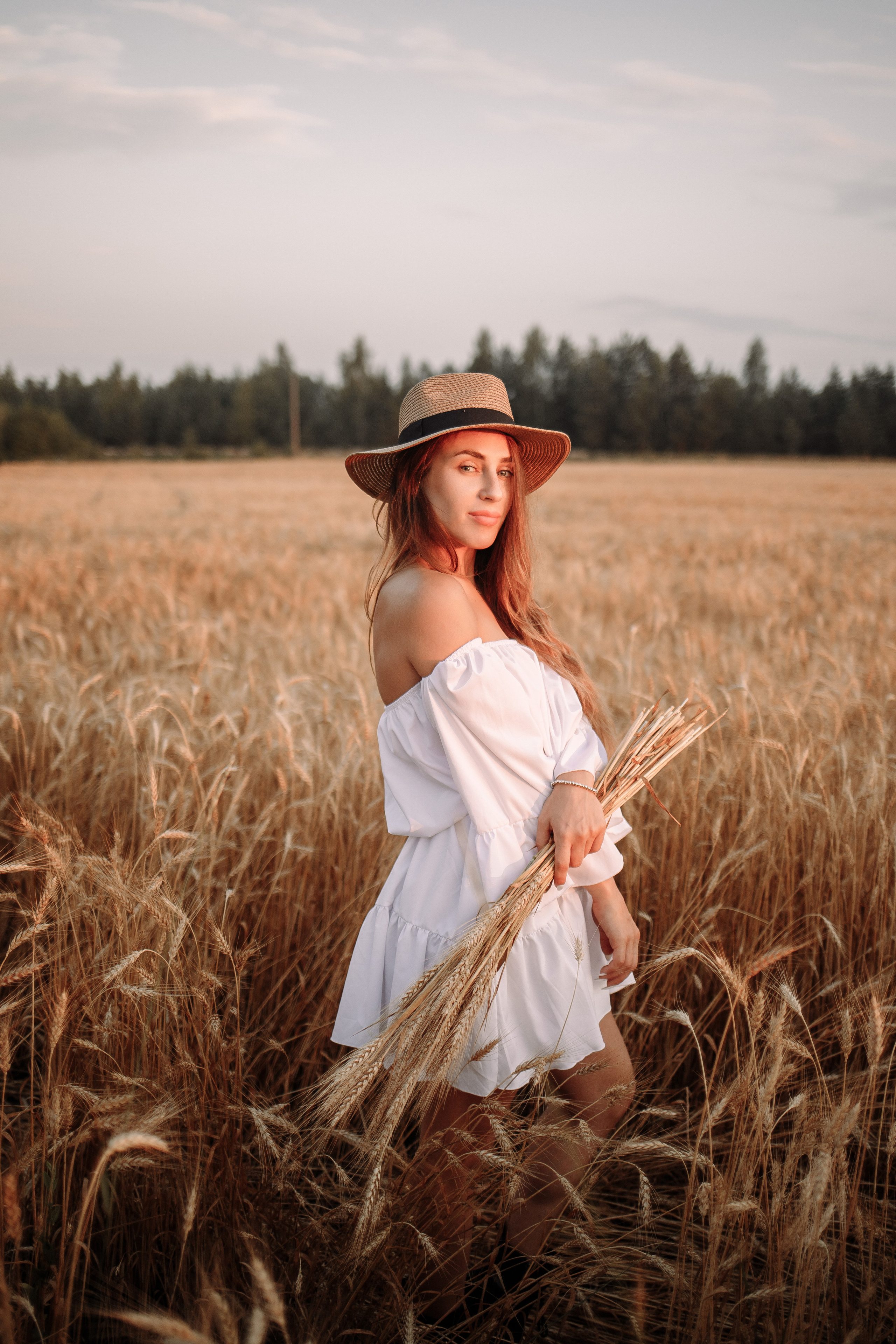 Поле (Евгения). Фотография