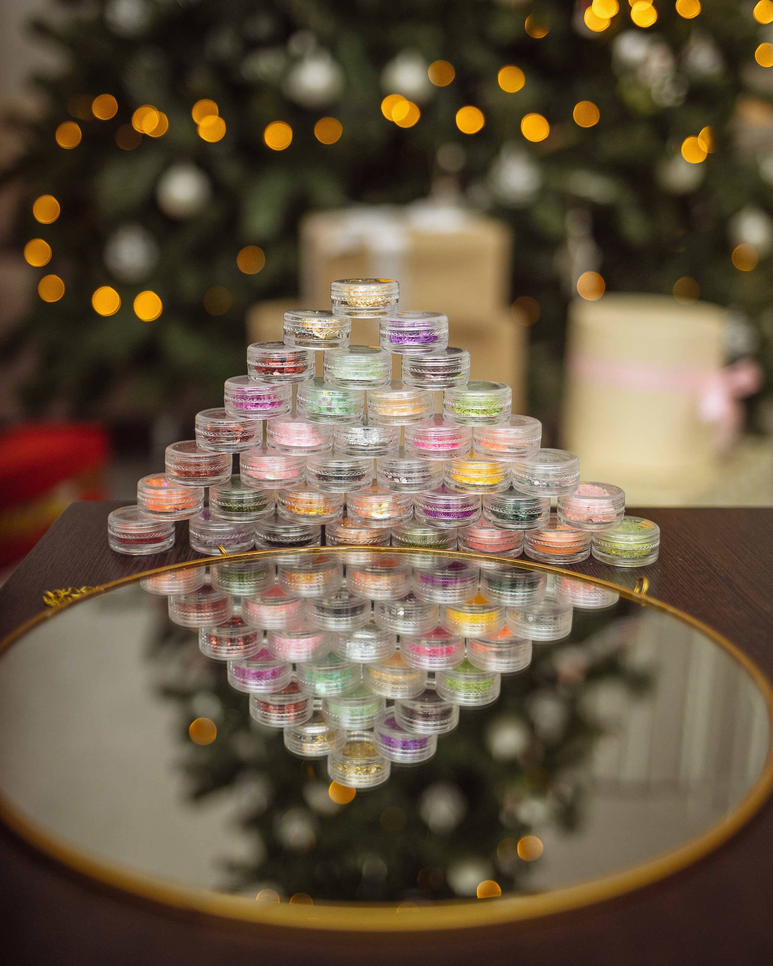 Мастер по маникюру. Фотография