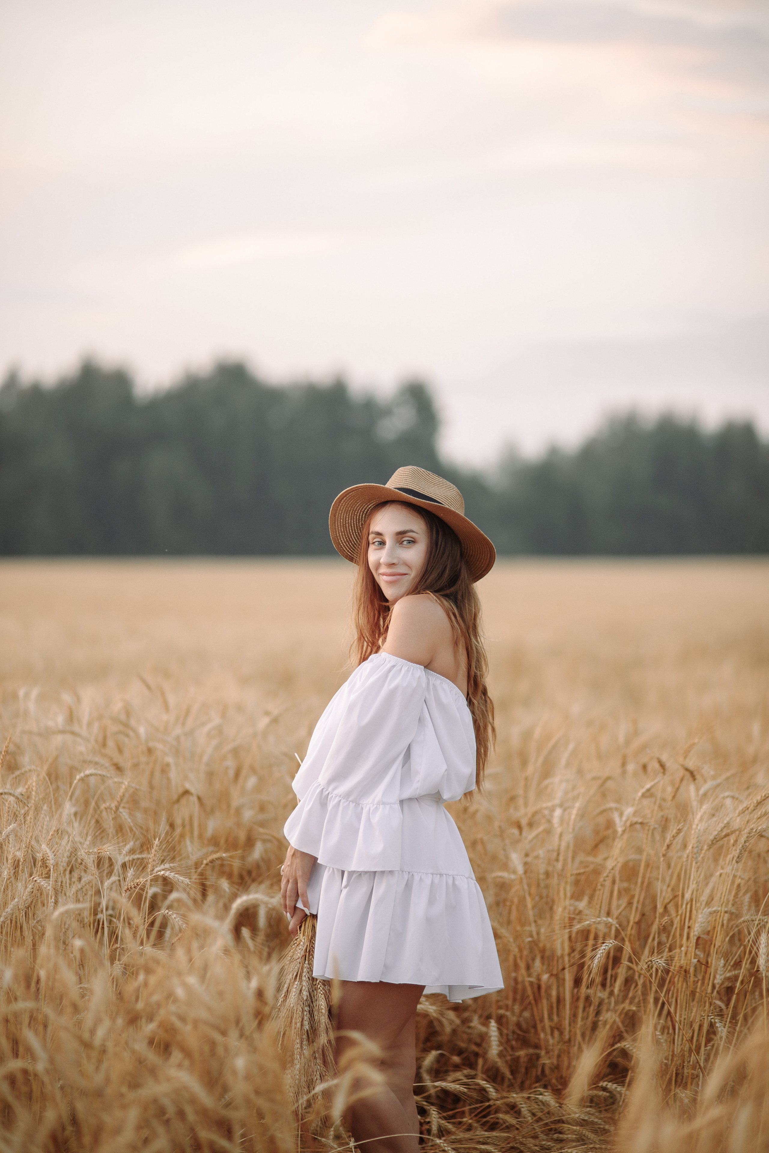 Поле (Евгения). Фотография