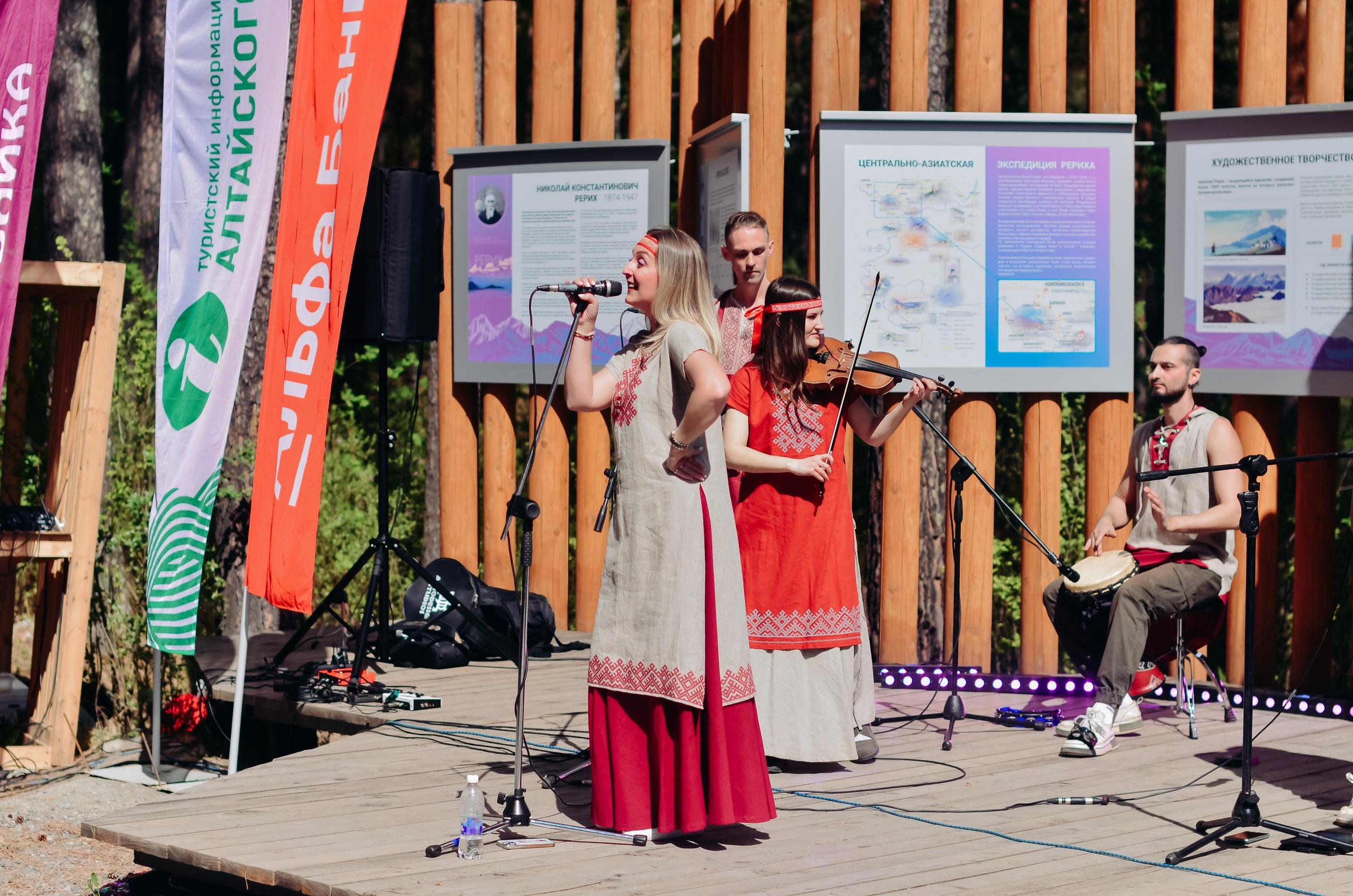 Фестиваль «Цветение Маральника на Алтае 2025». Фоторепортаж. Денисова Аля — фотограф для парных съемок и индивидуальных историй в Барнауле