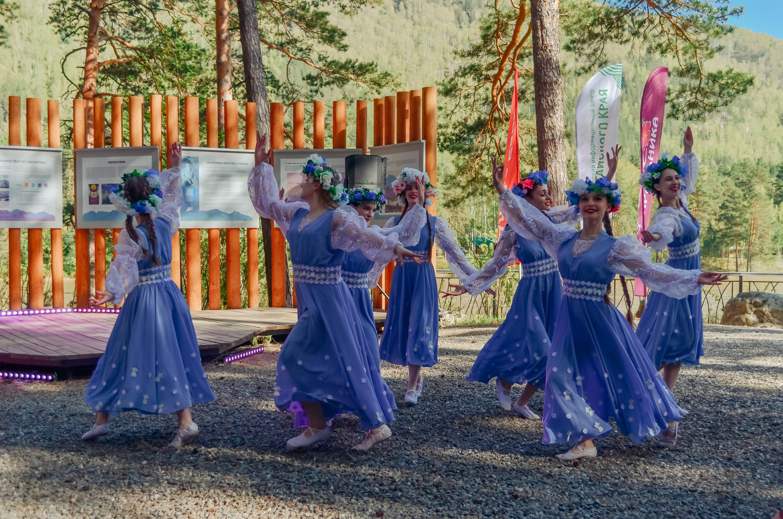 Фестиваль «Цветение Маральника на Алтае 2025». Фоторепортаж. Денисова Аля — фотограф для парных съемок и индивидуальных историй в Барнауле