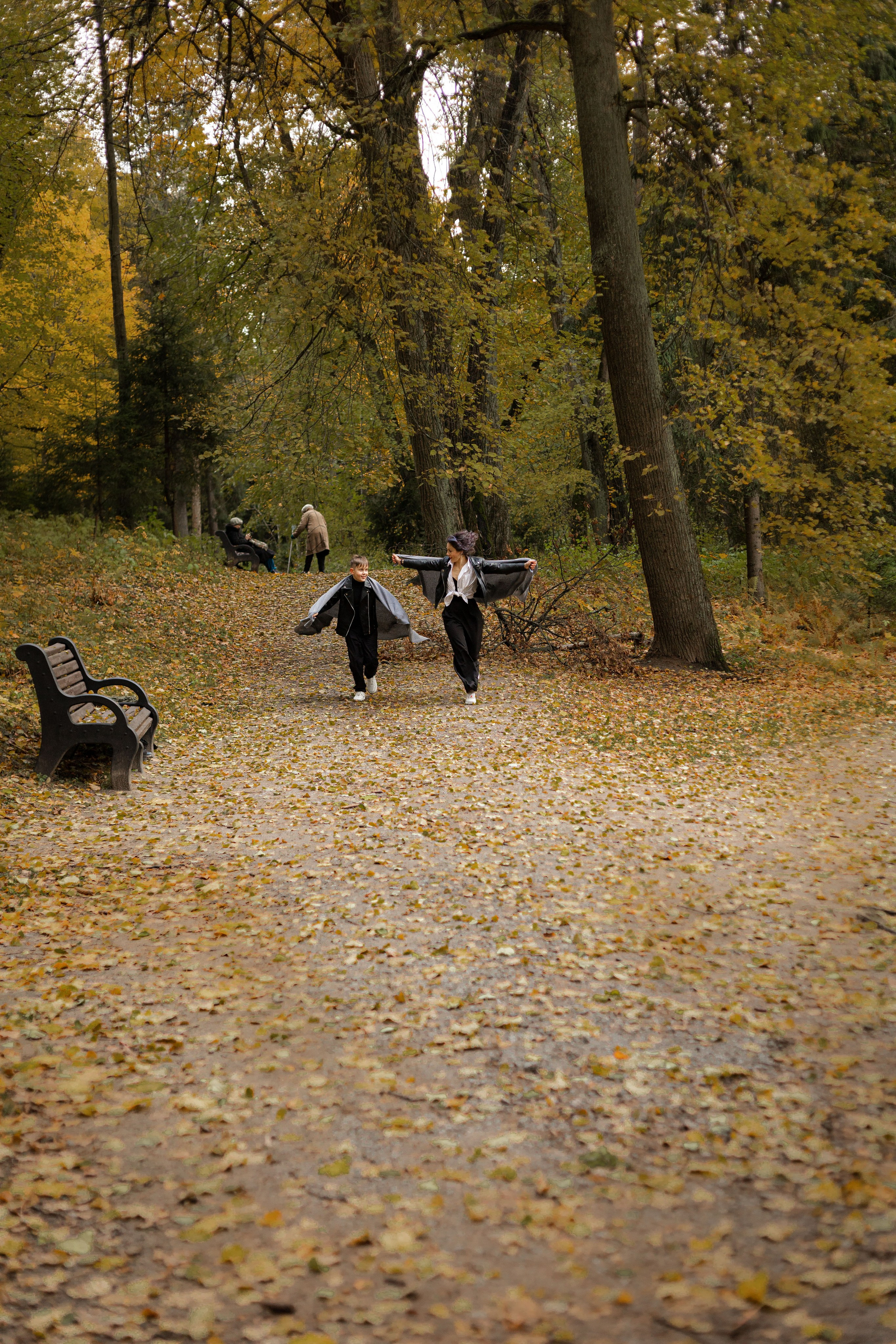 Катя и Вася. Фотосессия на Хэллоуин в парке. Семейный и детский фотограф в Санкт-Петербурге Павлова Елена