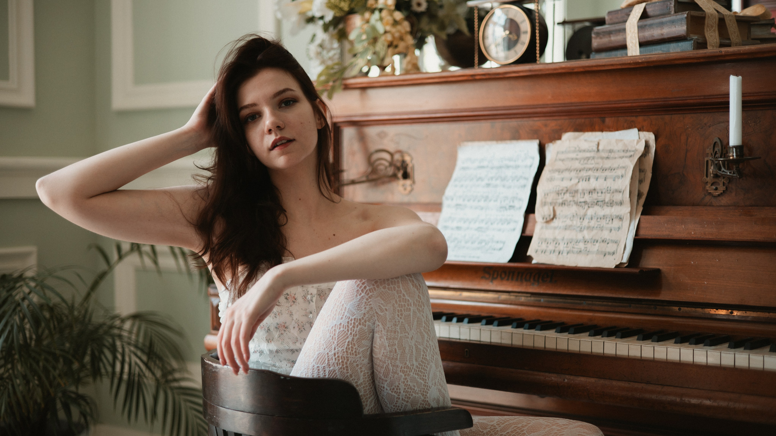 Лолита. Фотограф Julia Milton | Портреты, съемки для маркетплейсов, лавстори, съёмка беременности в Санкт-Петербурге. Обучение фотографии в Спб очно