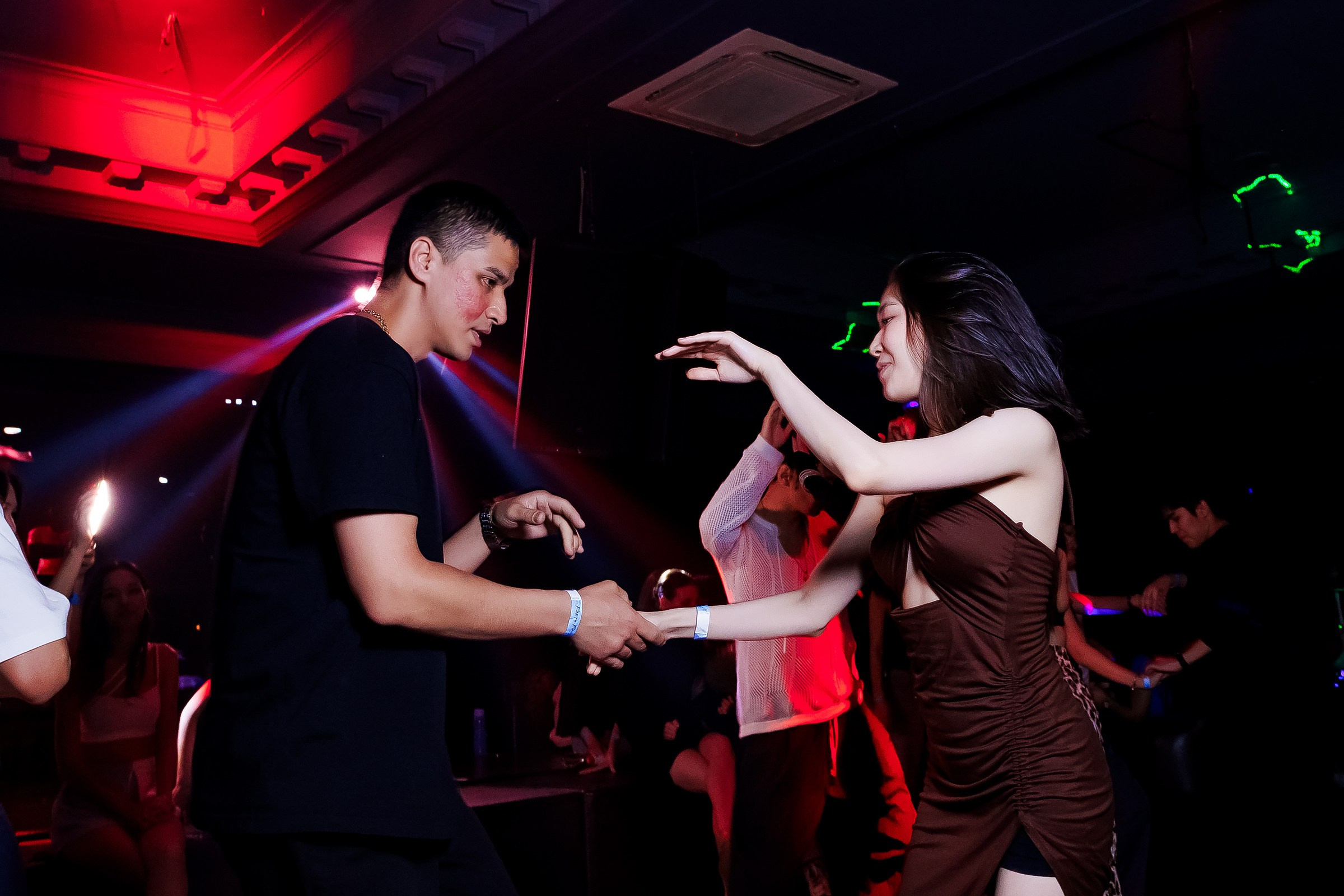 Bachata Party Hola Dance. Репортажный фотограф в Алматы Каюпов Сержан