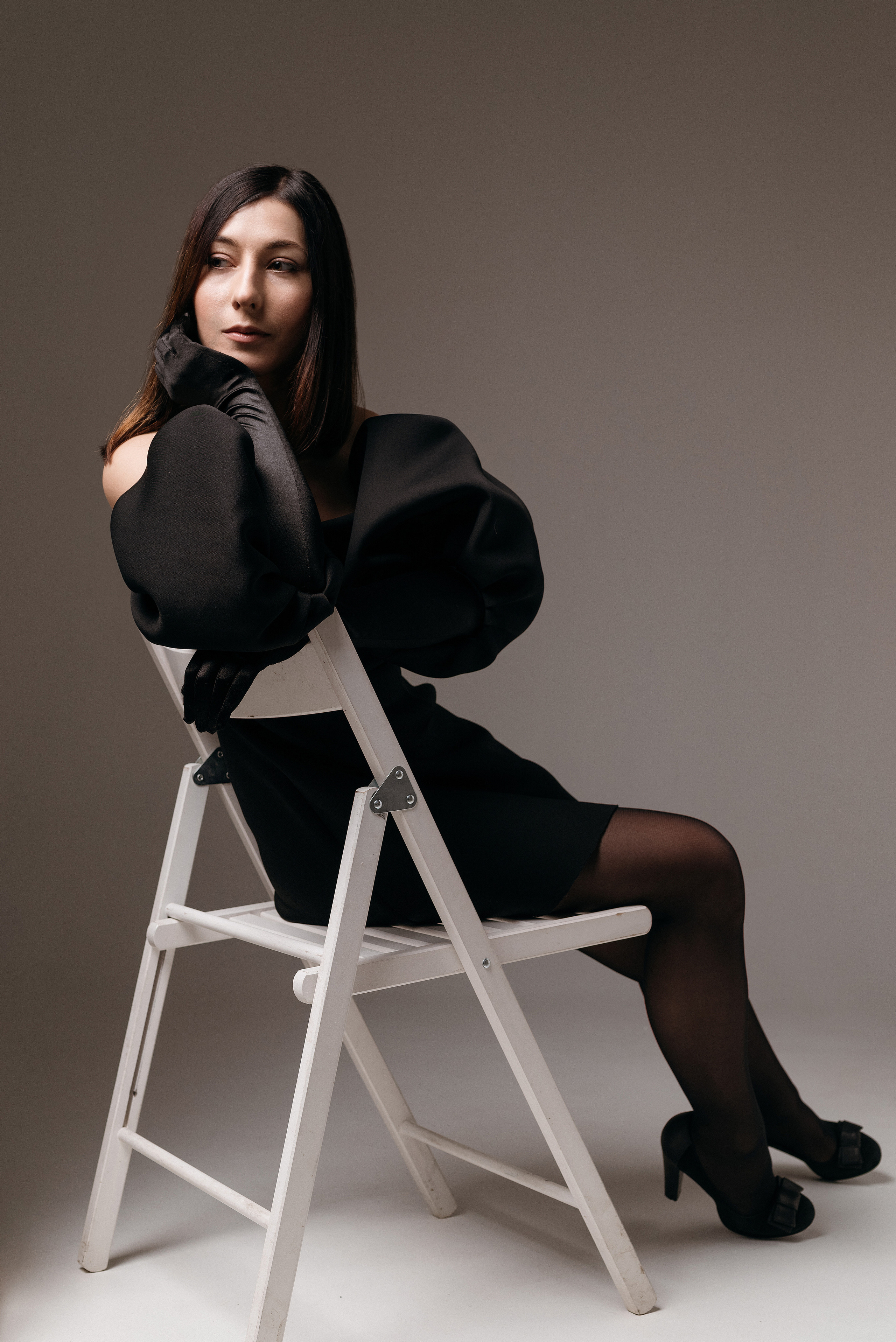 Анна. Z H U R A V L E V