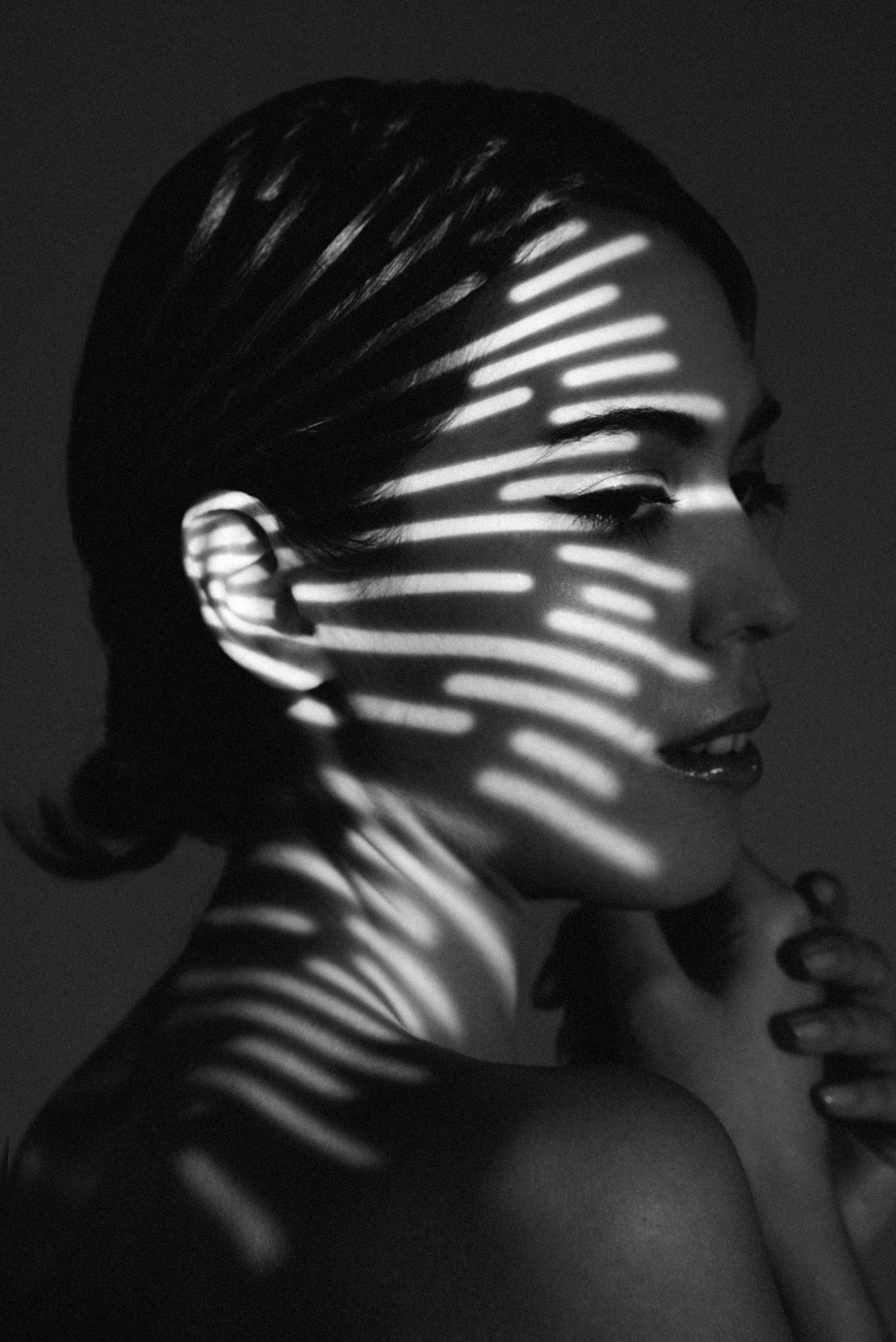 Студийная съёмка в необычном свете. Z H U R A V L E V