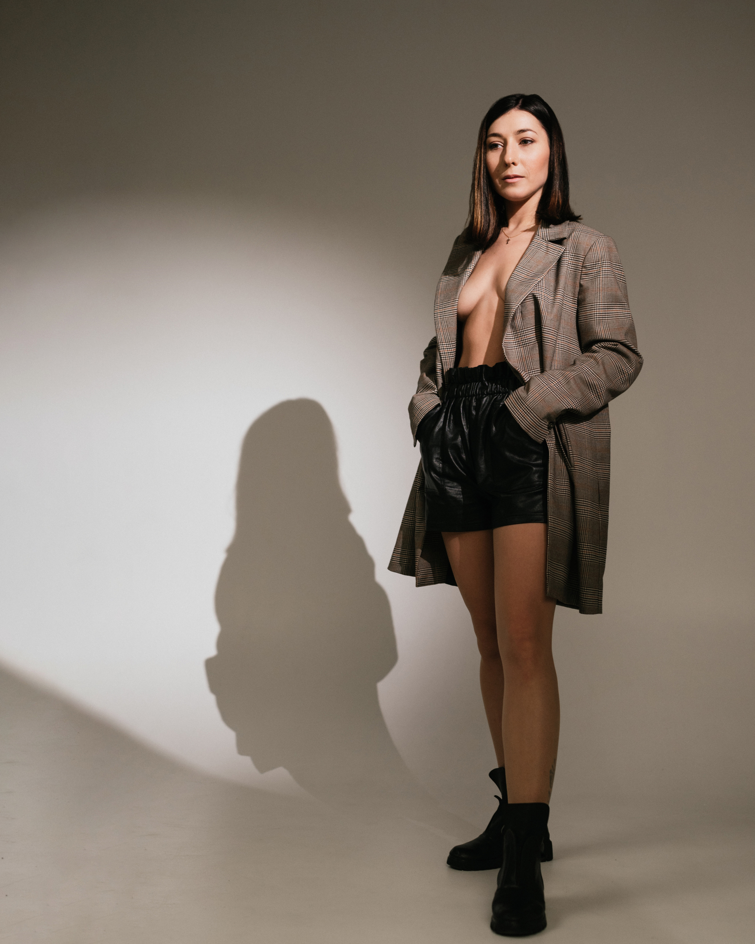 Анна. Z H U R A V L E V