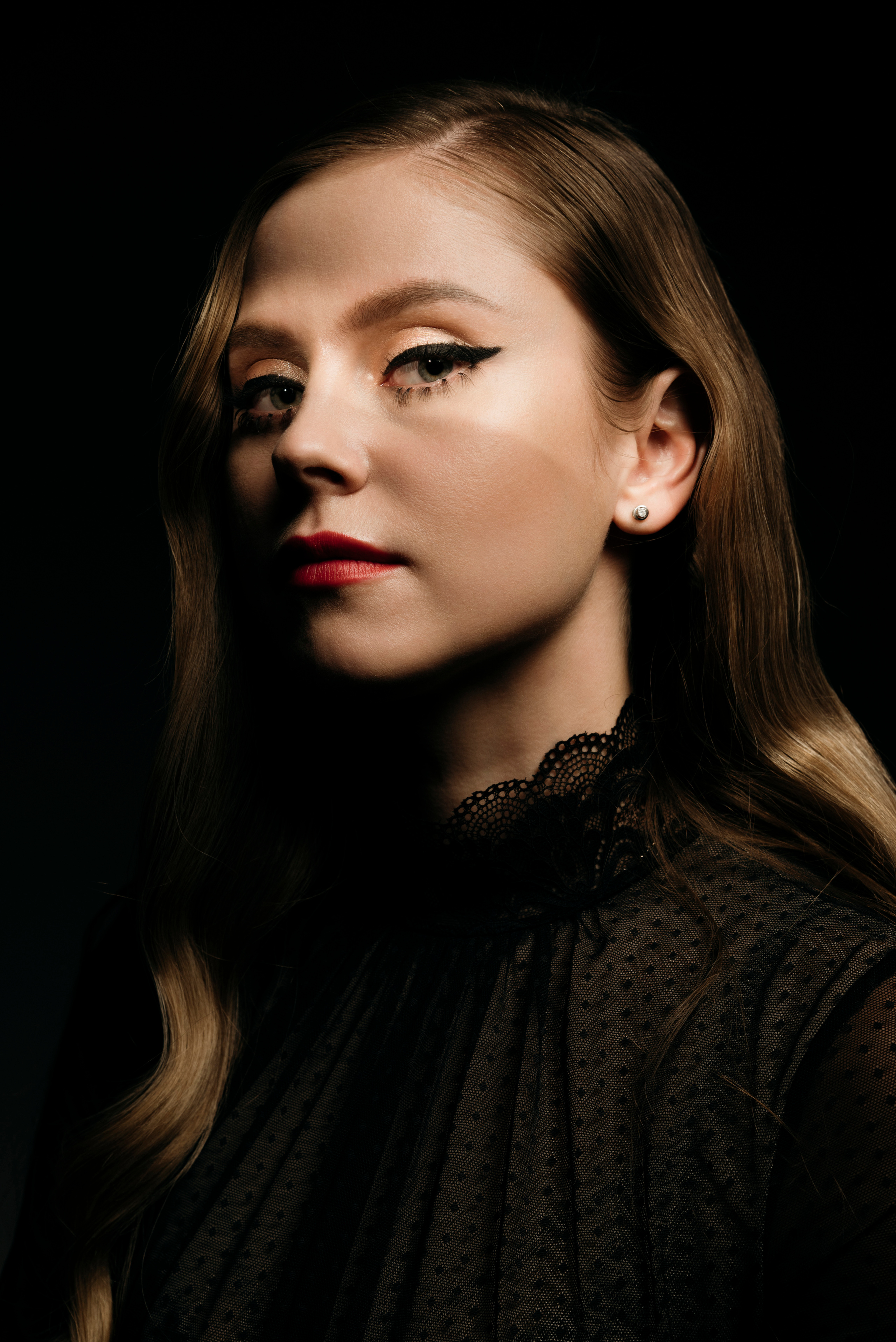 Мария. Чёрно белая съёмка. Z H U R A V L E V