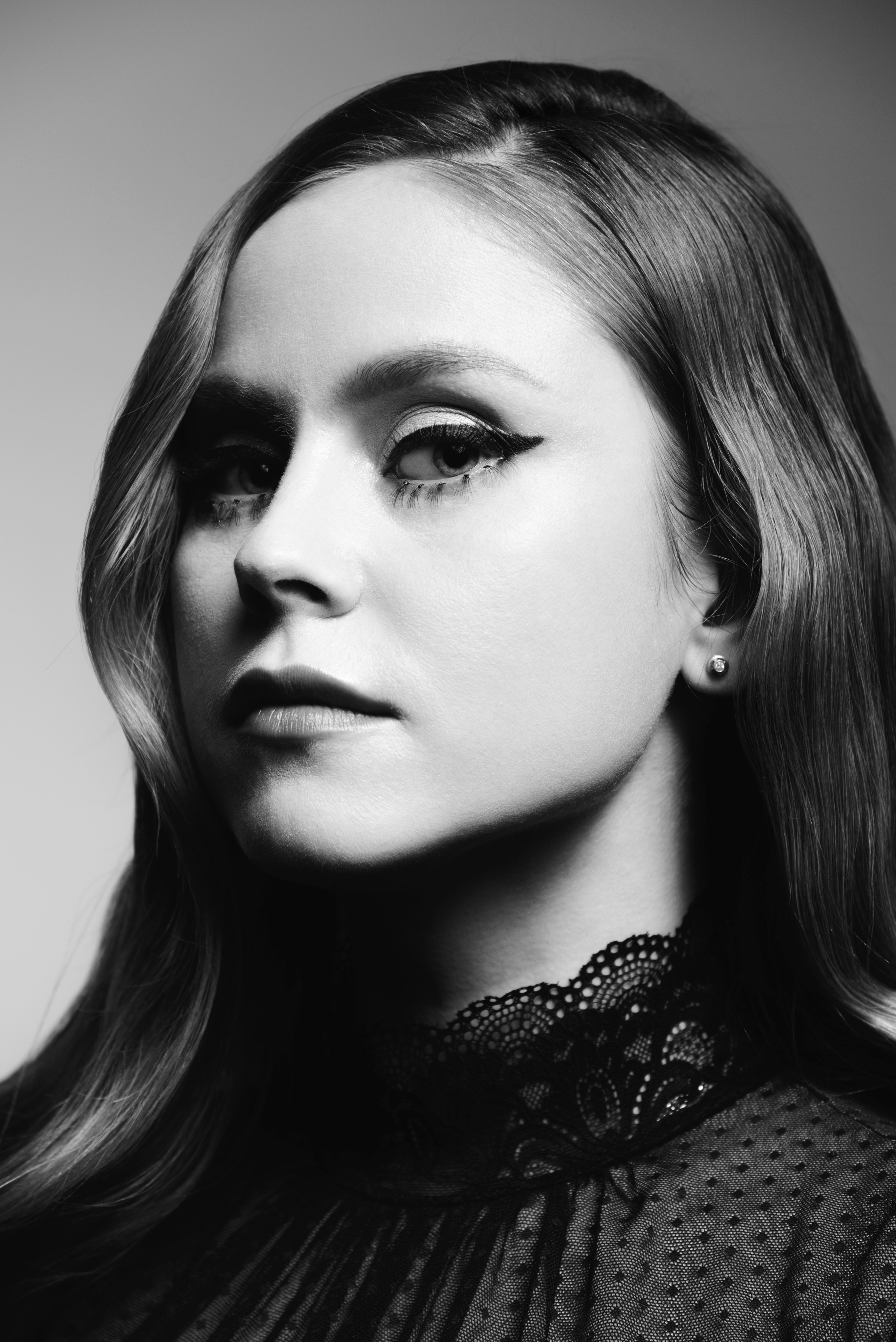 Мария. Чёрно белая съёмка. Z H U R A V L E V