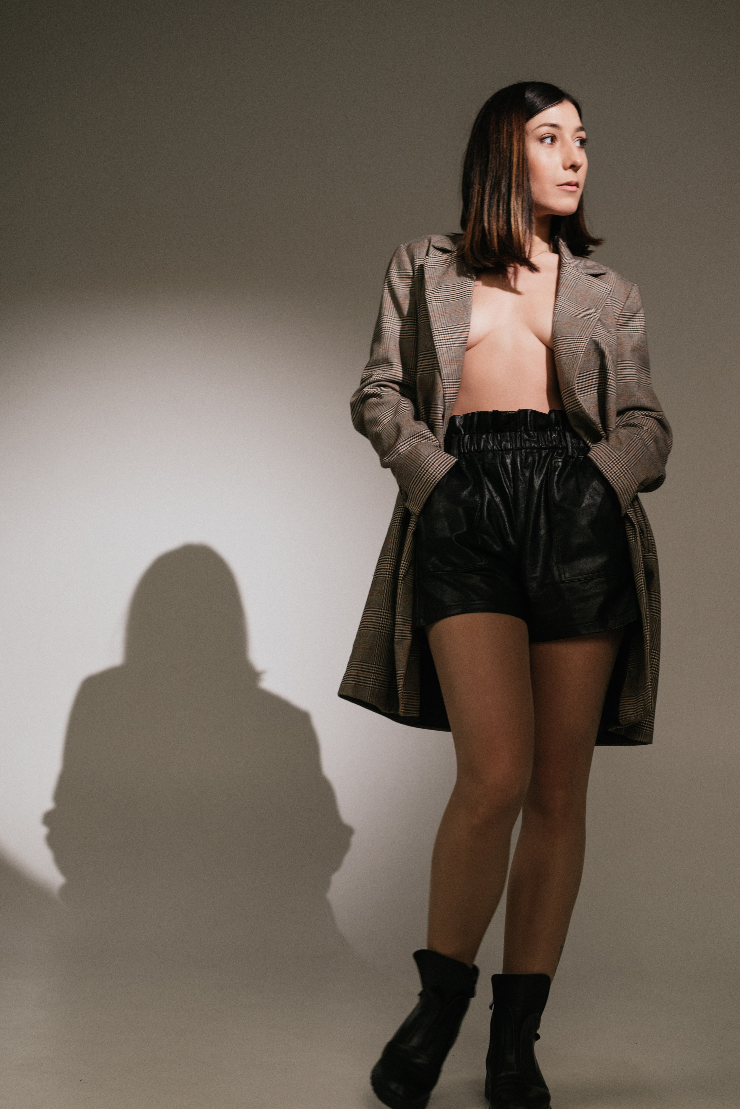 Анна. Z H U R A V L E V