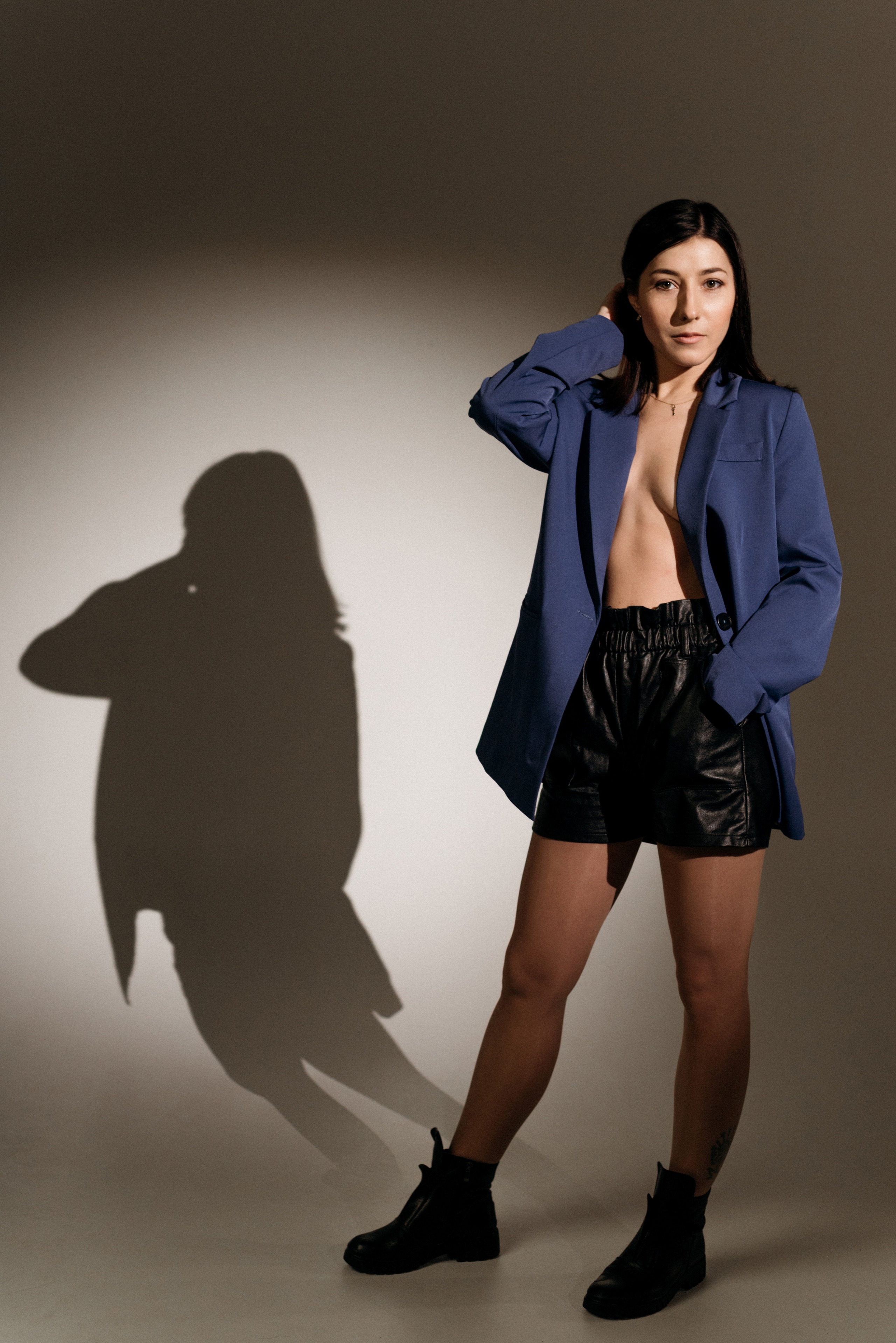 Анна. Z H U R A V L E V