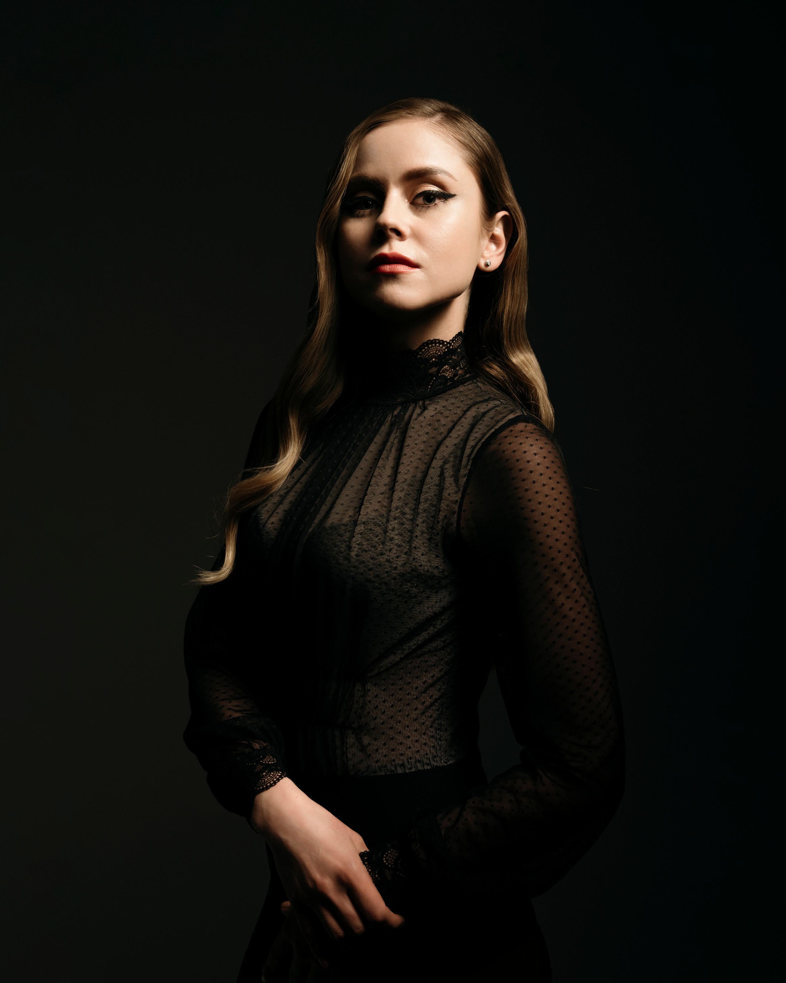 Мария. Чёрно белая съёмка. Z H U R A V L E V