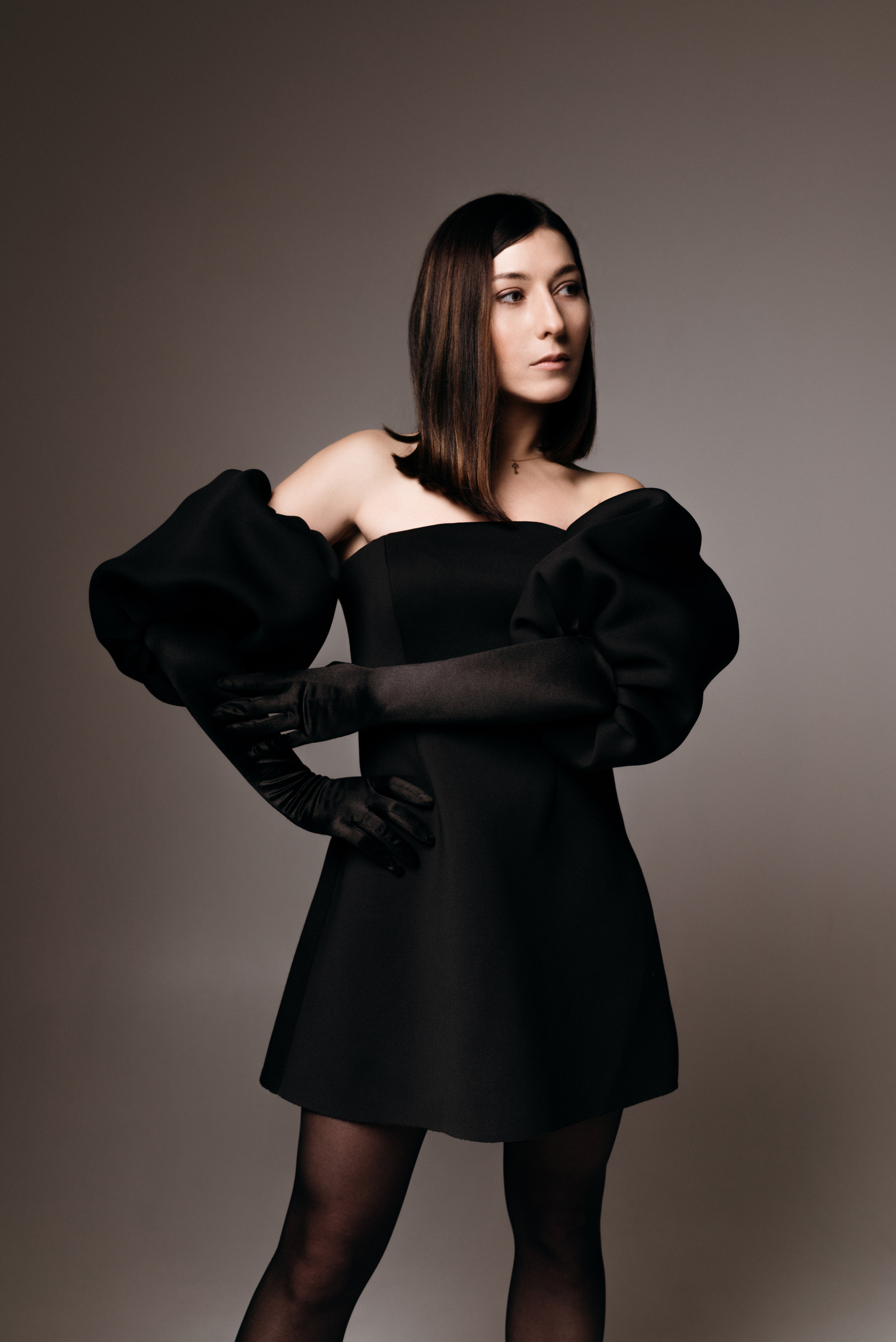 Анна. Z H U R A V L E V