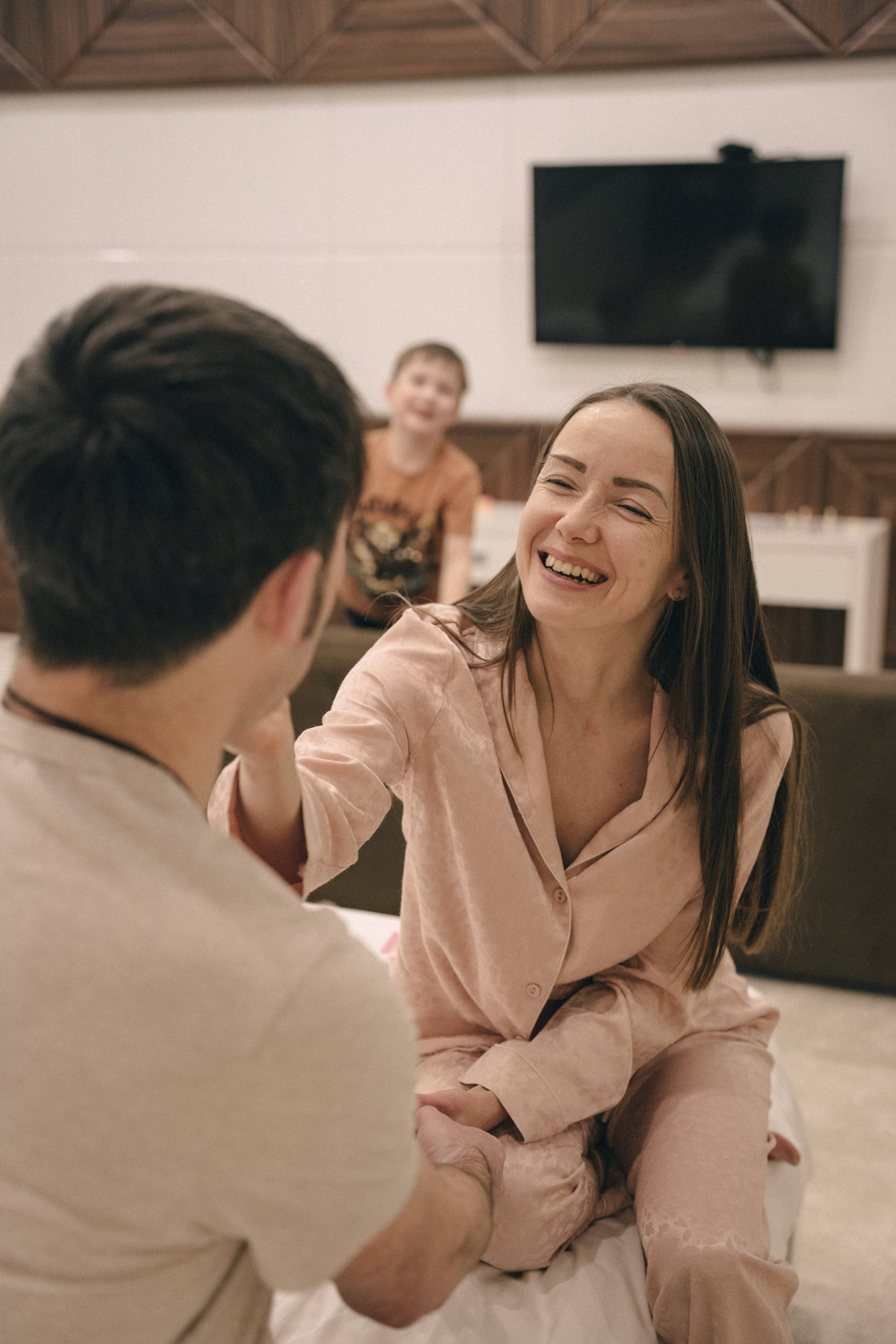 Дружная семья в отеле