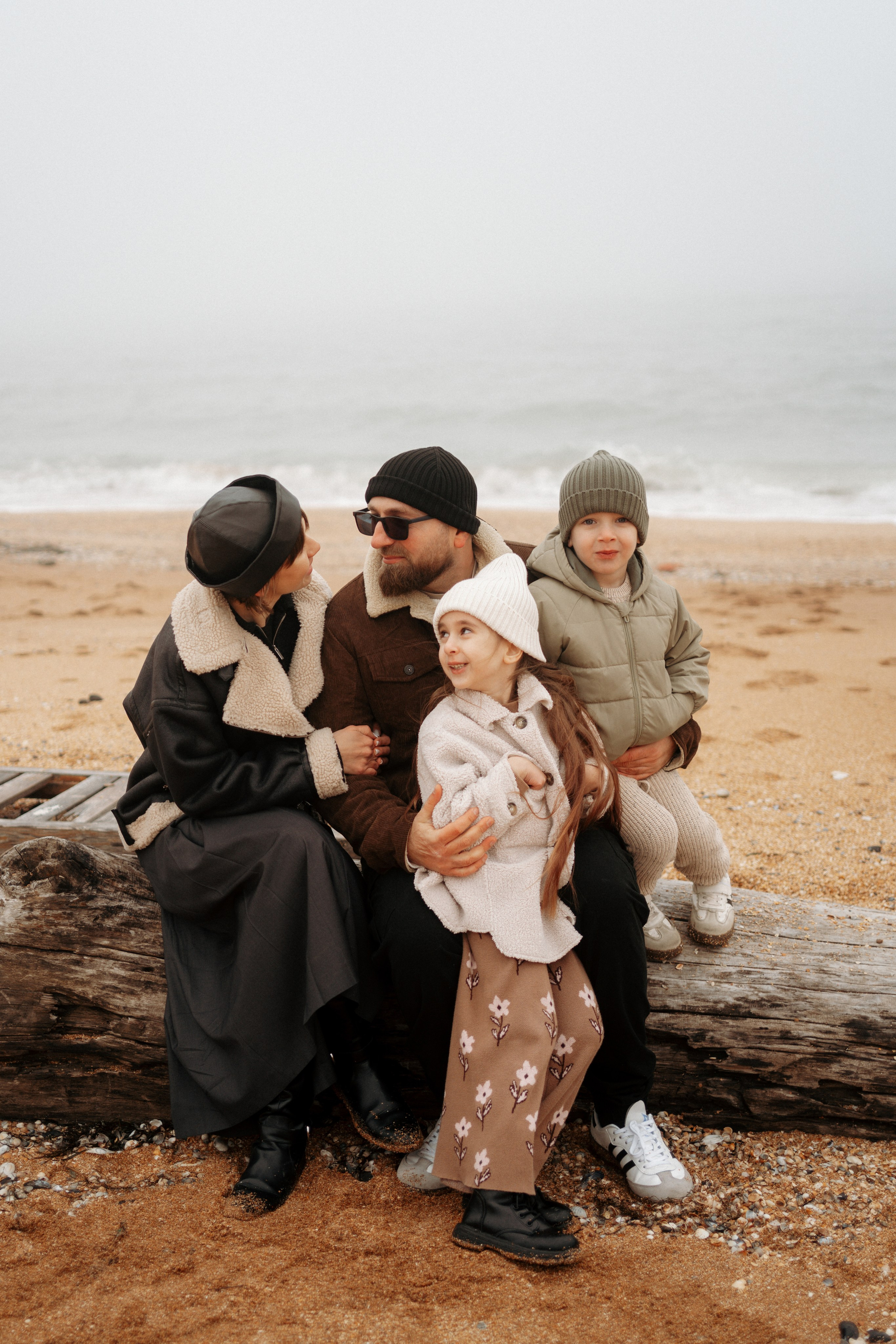 Твои, Мои, Наши