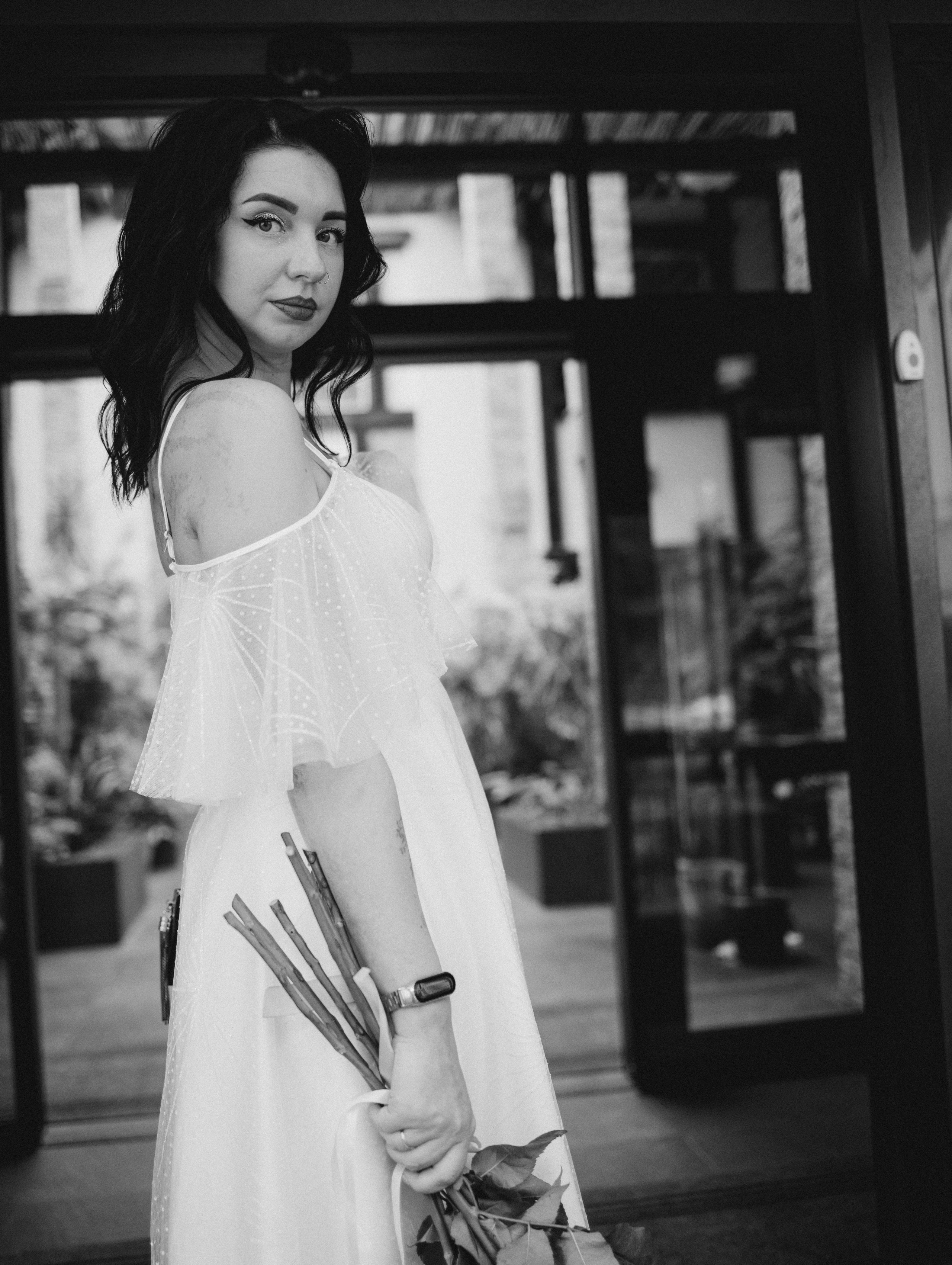 Свадебная прогулка летом у реки. Фотограф Углич и Ярославль Ольга Тятюшкина