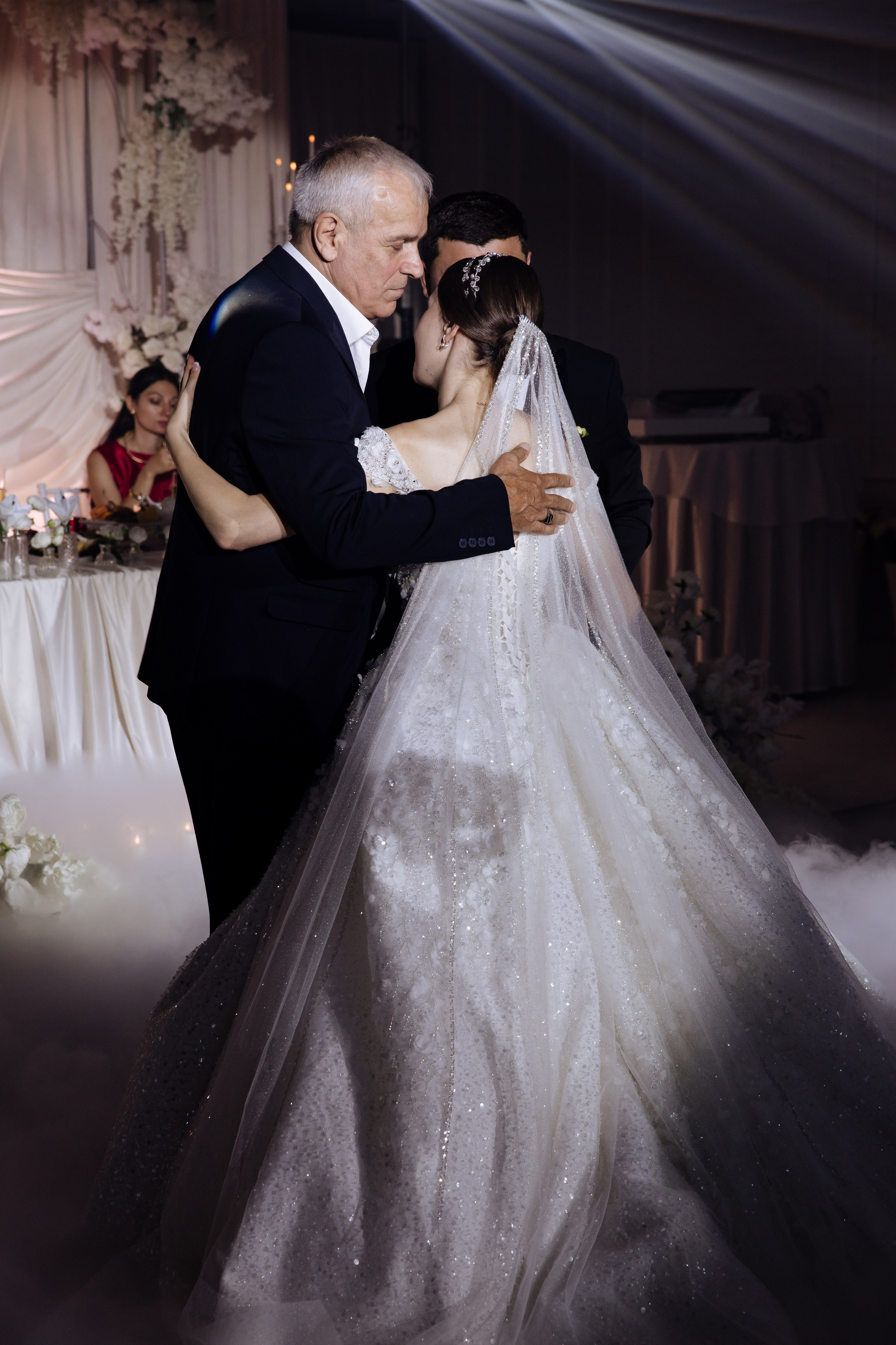 Свадебные съемки. Профессиональный фотограф и видеооператор