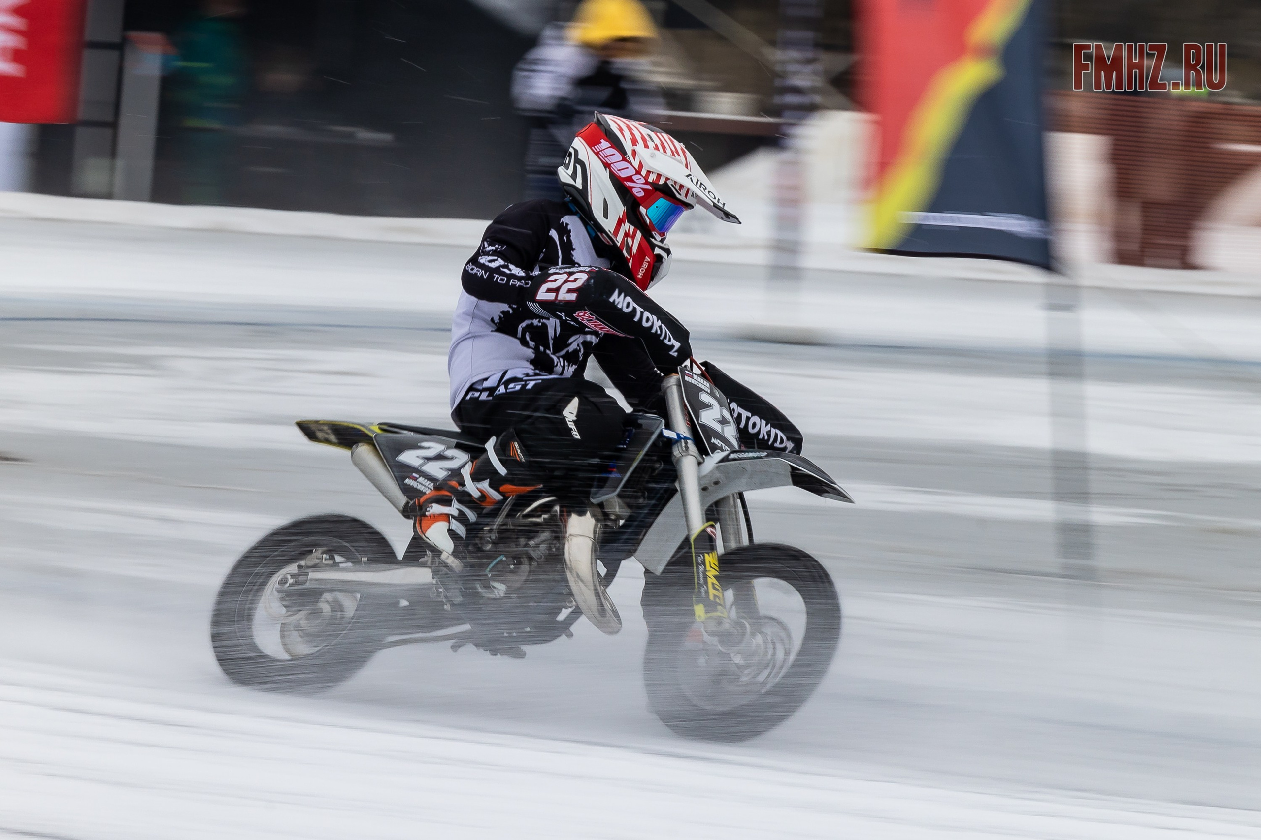 Первый этап Кубка МФР по мотокроссу на льду Большого Крылатского пруда в Москве. 8 февраля 2025 г. Фотограф Владимир Охрименко