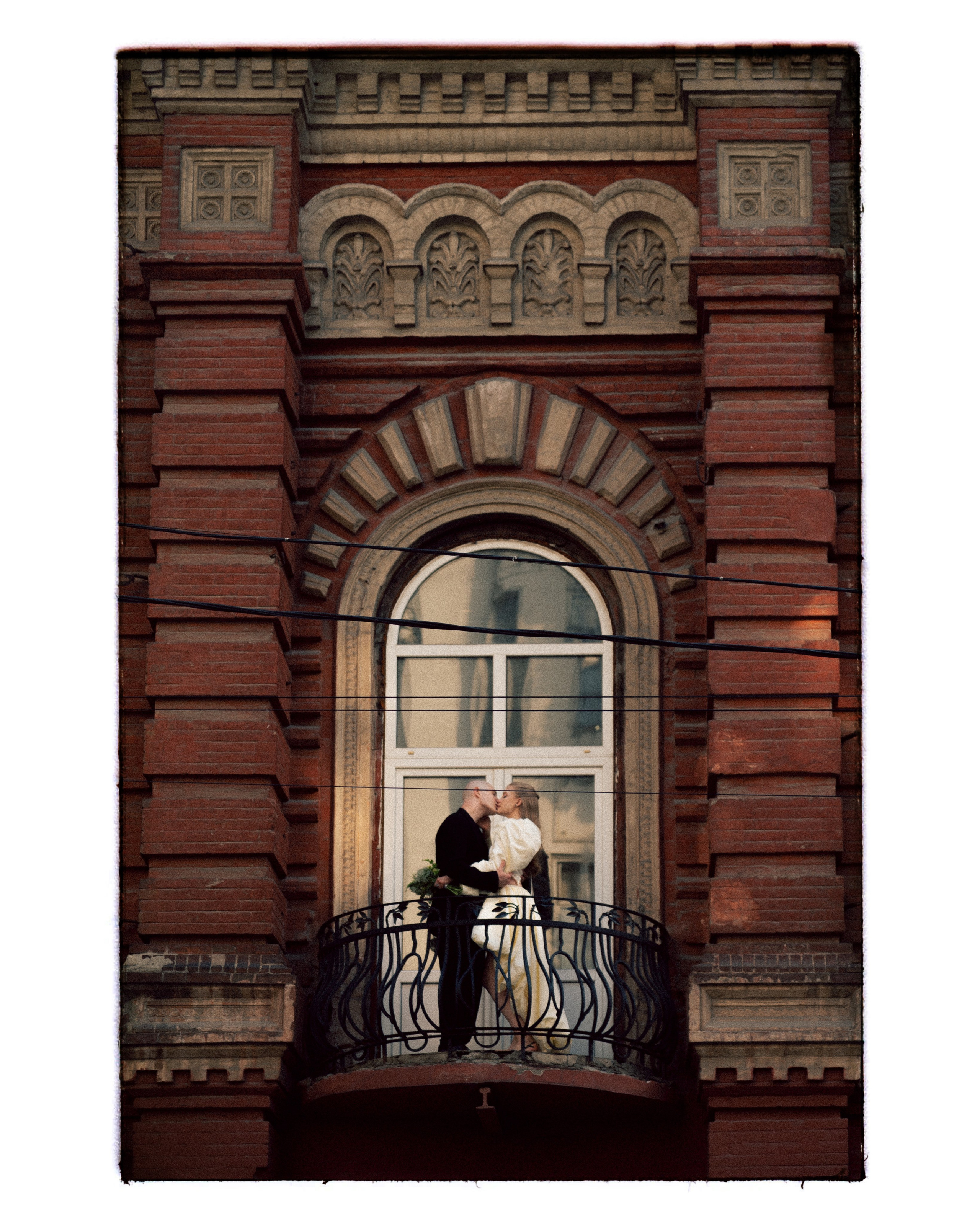 Свадебная прогулка с Питерским вайбом. Фотограф Алена Банько