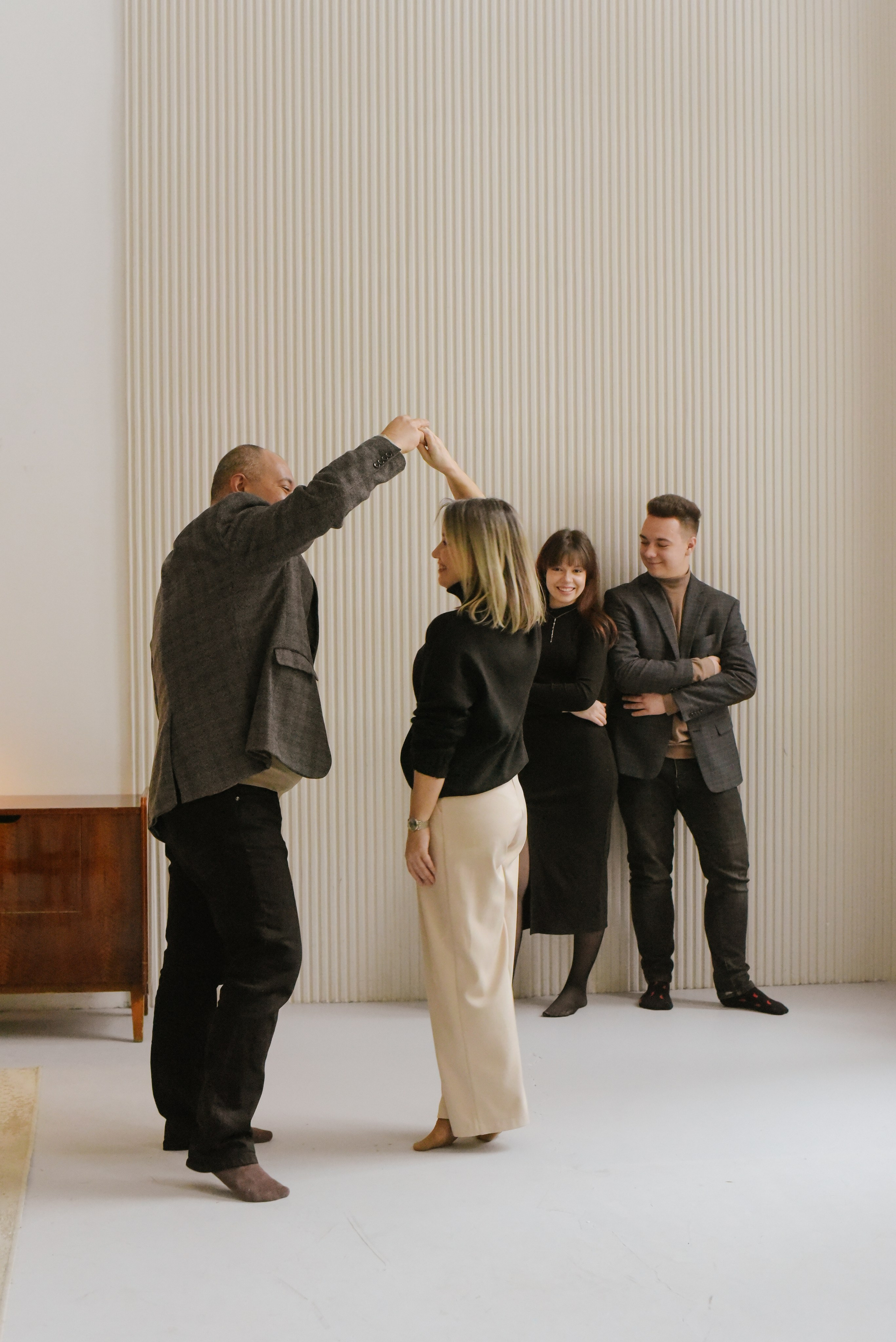 Молодые родители и взрослые дети. Фотограф Лола Волна, город Москва