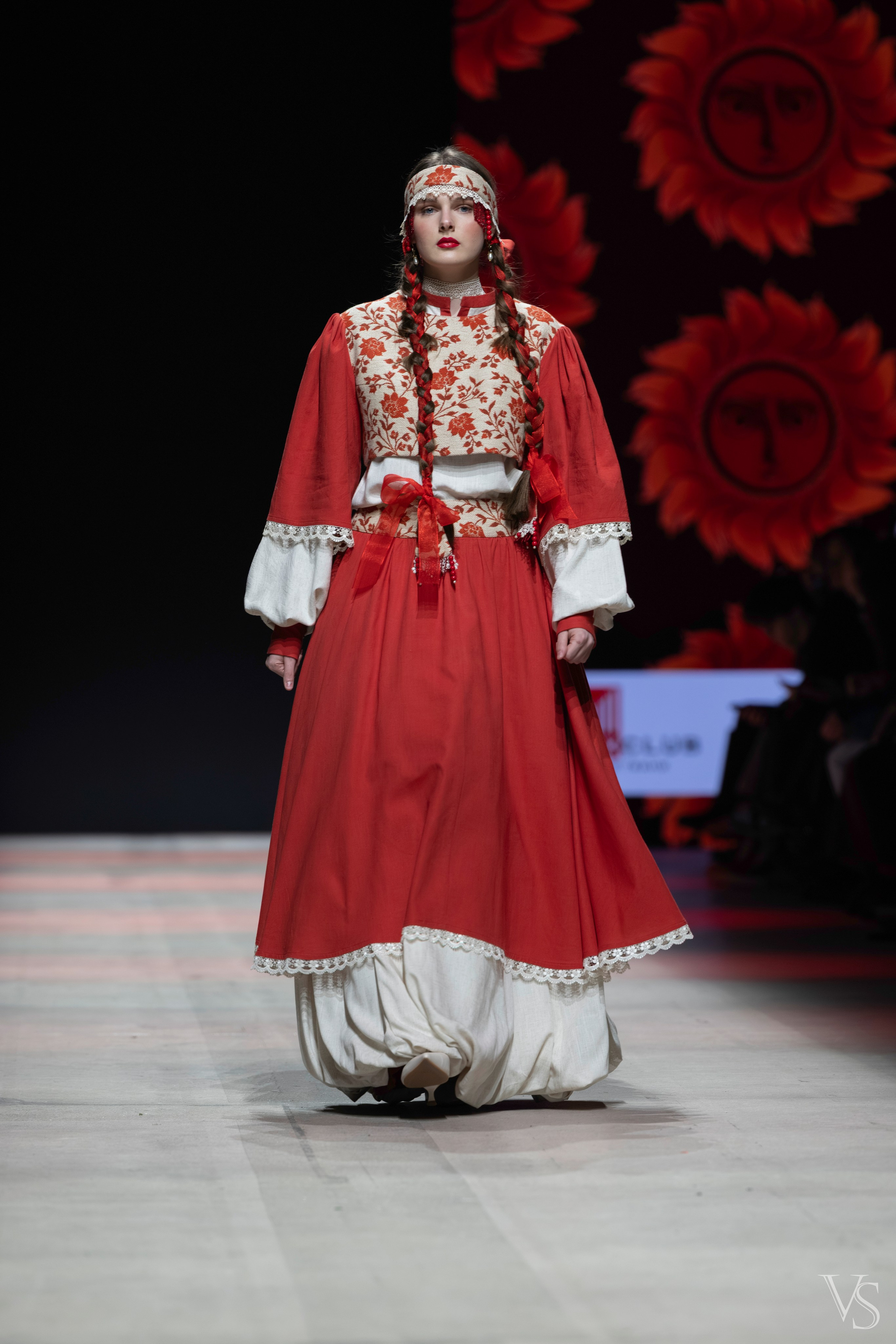 Неделя Российской моды. Манеж. РГУ Косыгина. Фотограф Виктор Степанов