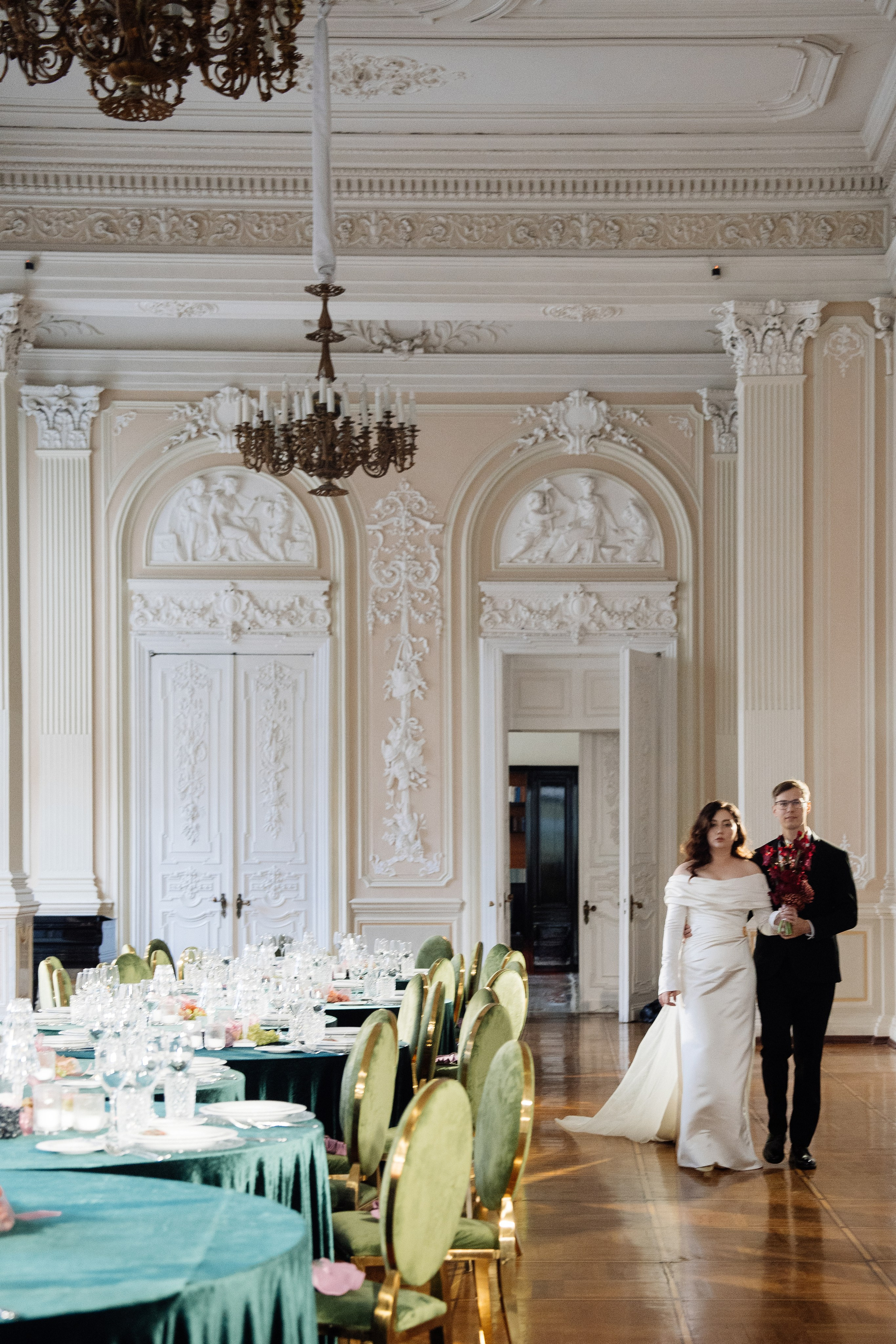 Современная свадьба во дворце. Свадебный фотограф организатор в Санкт-Петербурге Ассоль Опарина