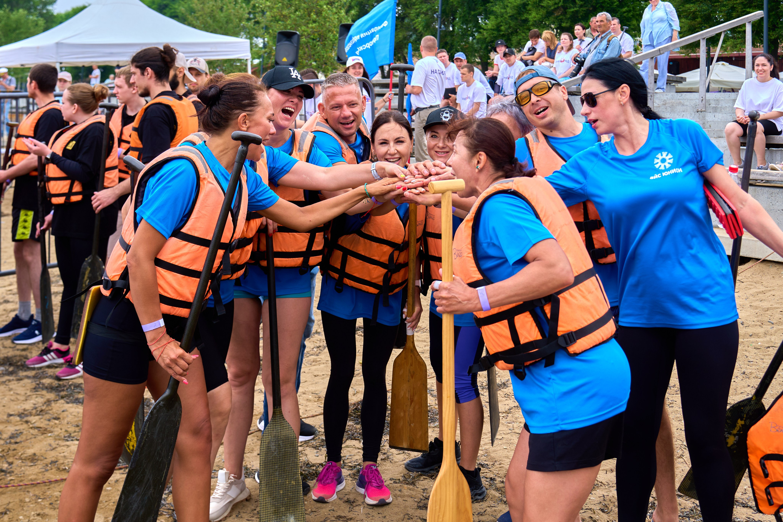 Соревнования на лодках дракон Айс Юнион. Фотограф во Владивостоке