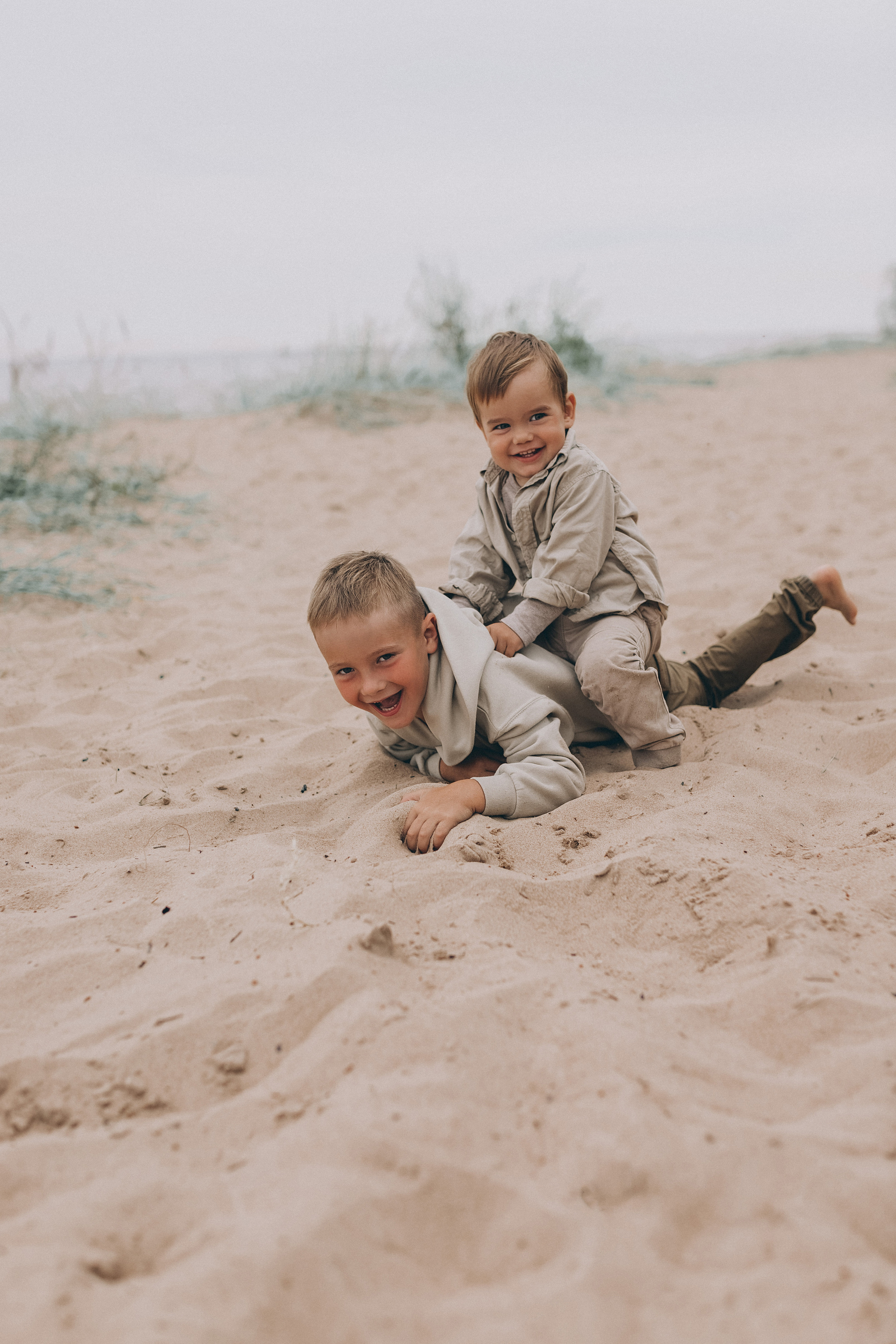 Юлия и семья. Пляж. Семейный и женский фотограф в Санкт-Петербурге Наталья Карась