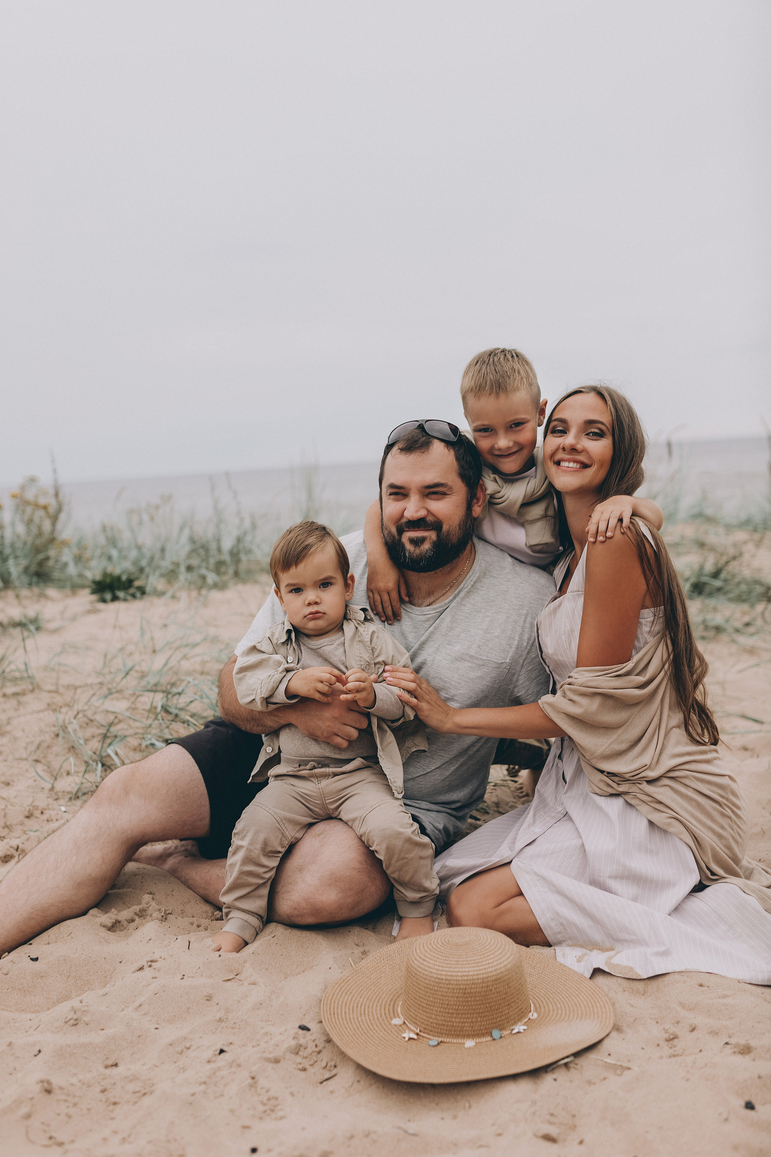 Юлия и семья. Пляж. Семейный и женский фотограф в Санкт-Петербурге Наталья Карась