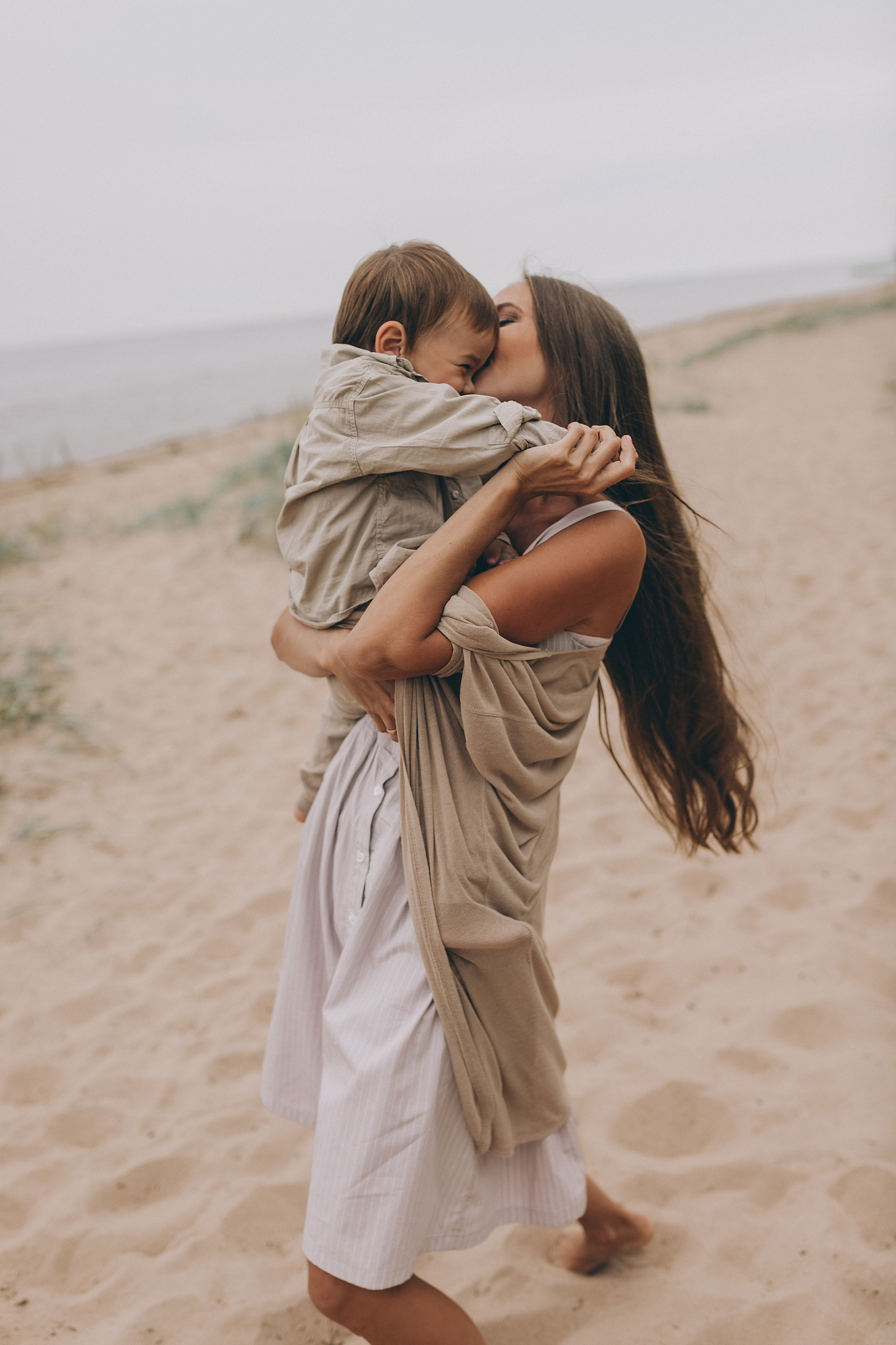 Юлия и семья. Пляж. Семейный и женский фотограф в Санкт-Петербурге Наталья Карась