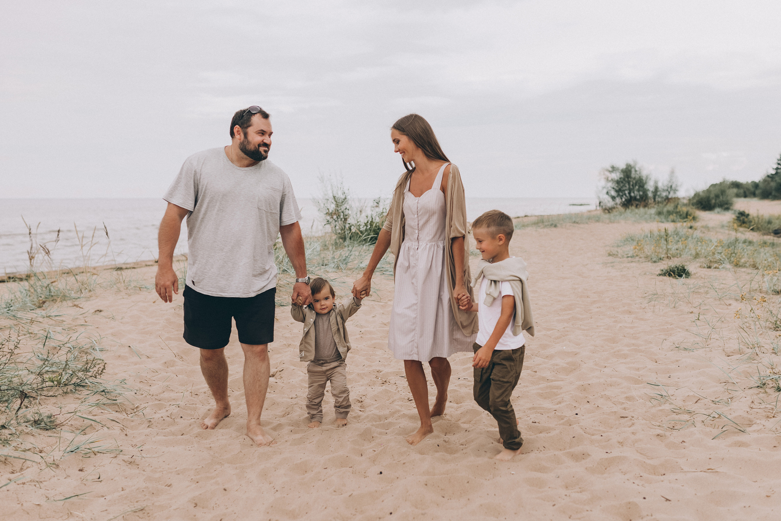 Юлия и семья. Пляж. Семейный и женский фотограф в Санкт-Петербурге Наталья Карась