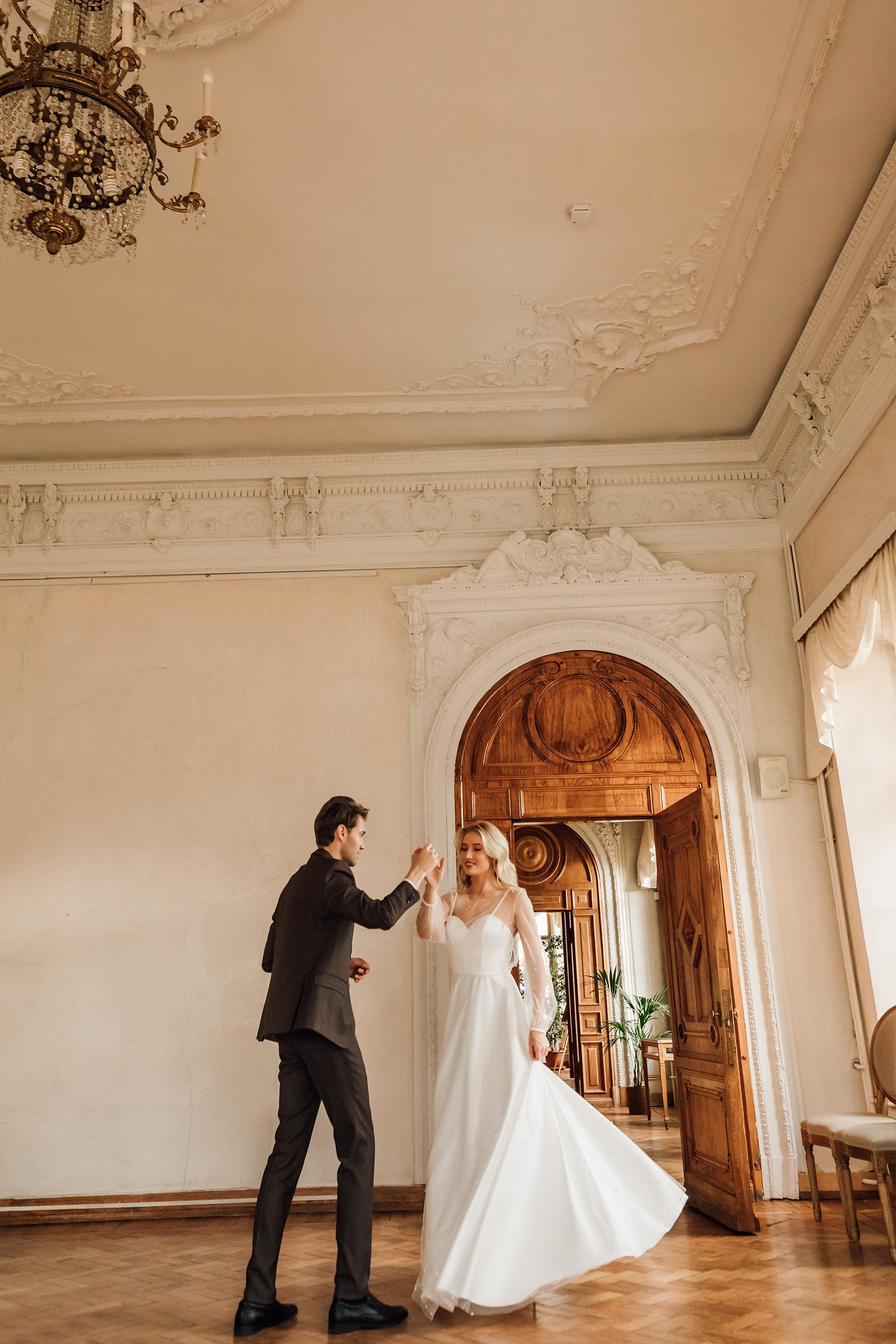 Анна и Андрей. Библиотека им. Пушкина. Свадебный и семейный фотограф в Москве Евгения Лисина