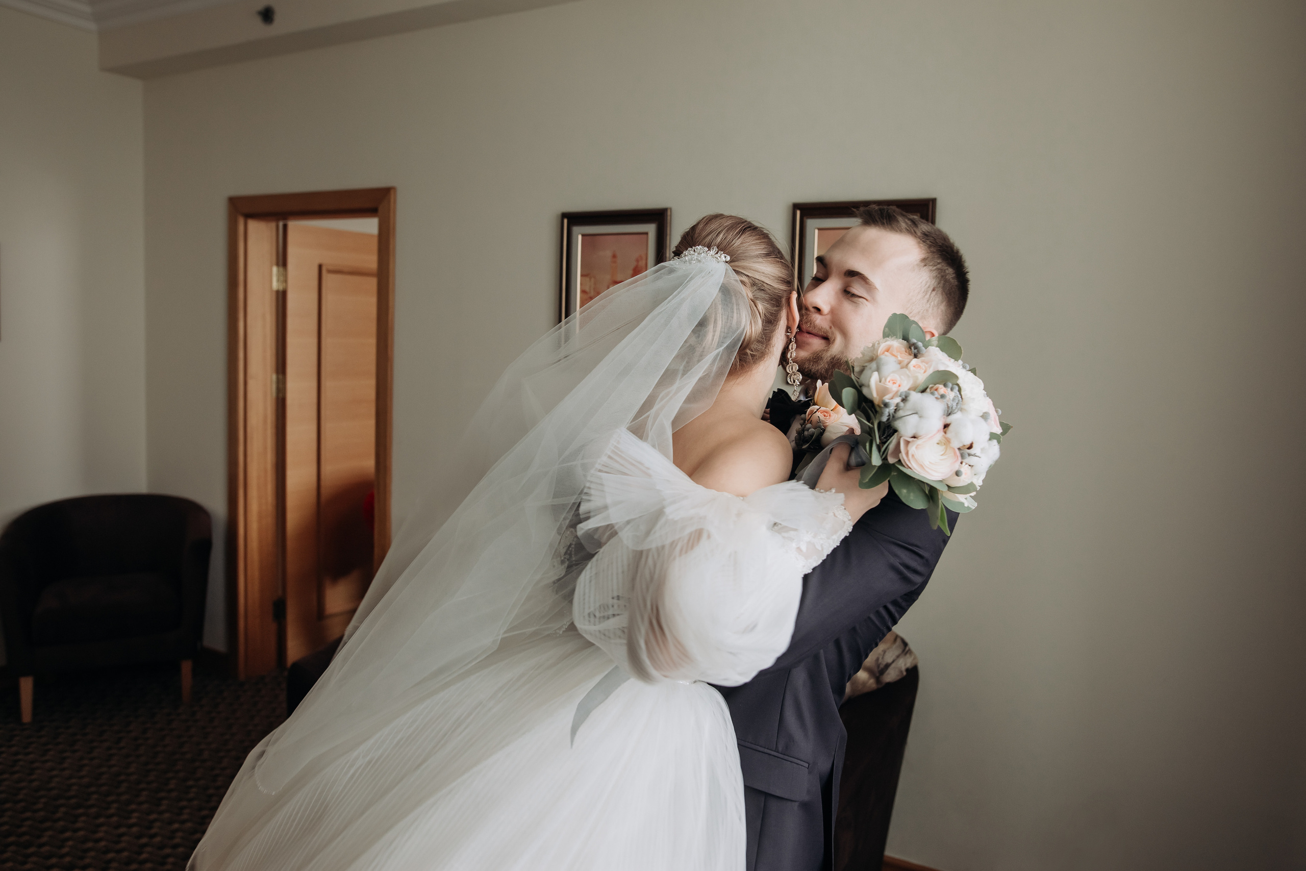 Лена и Леша. Отель Милан. Свадебный и семейный фотограф в Москве Евгения Лисина