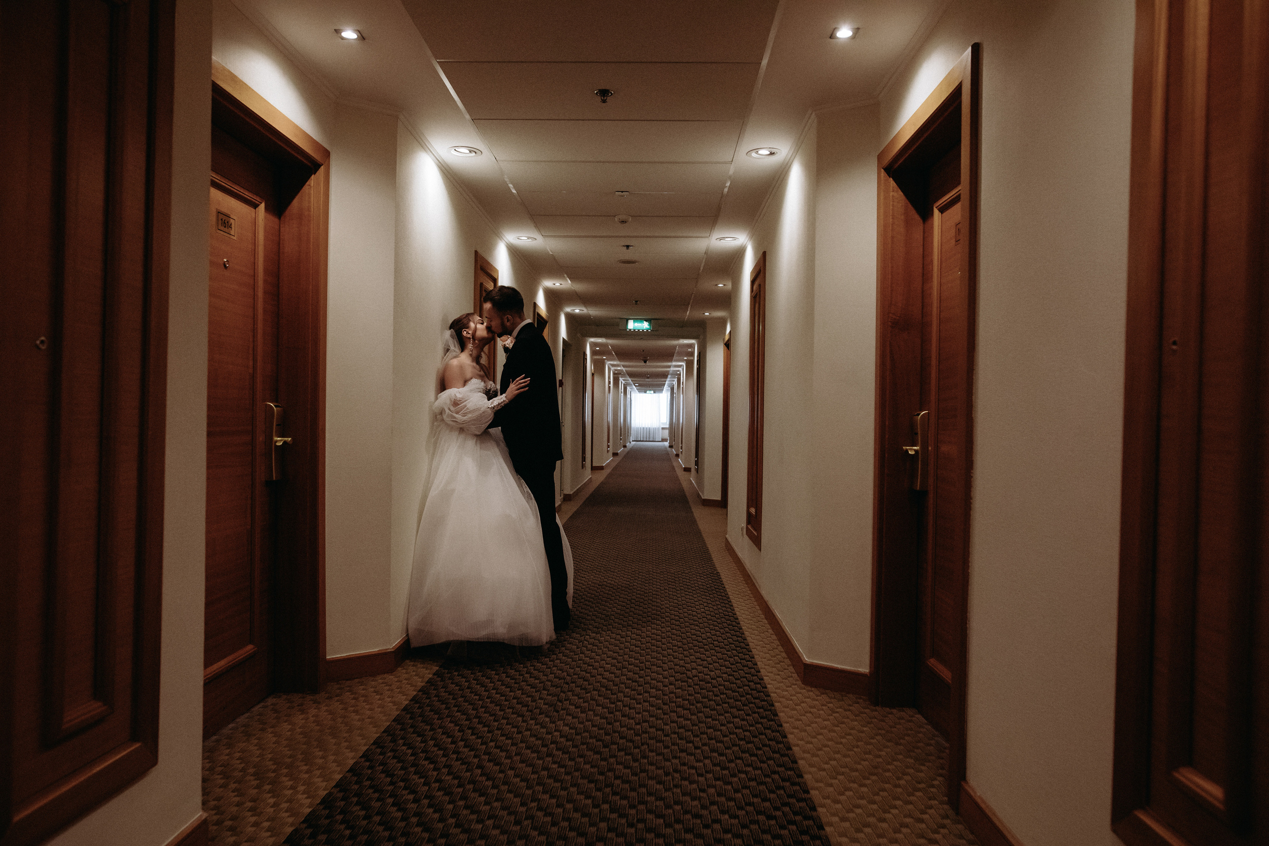 Лена и Леша. Отель Милан. Свадебный и семейный фотограф в Москве Евгения Лисина