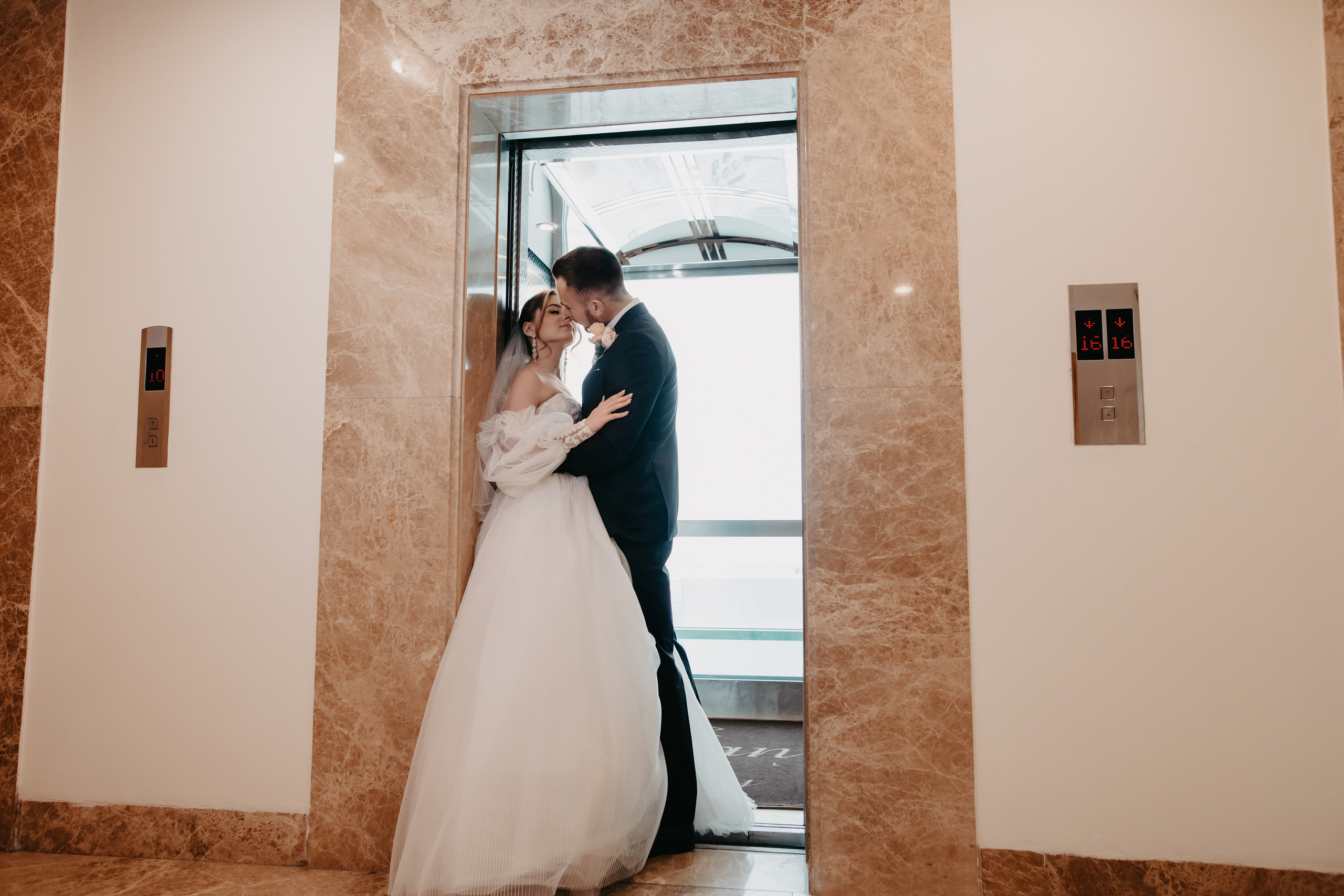 Лена и Леша. Отель Милан. Свадебный и семейный фотограф в Москве Евгения Лисина