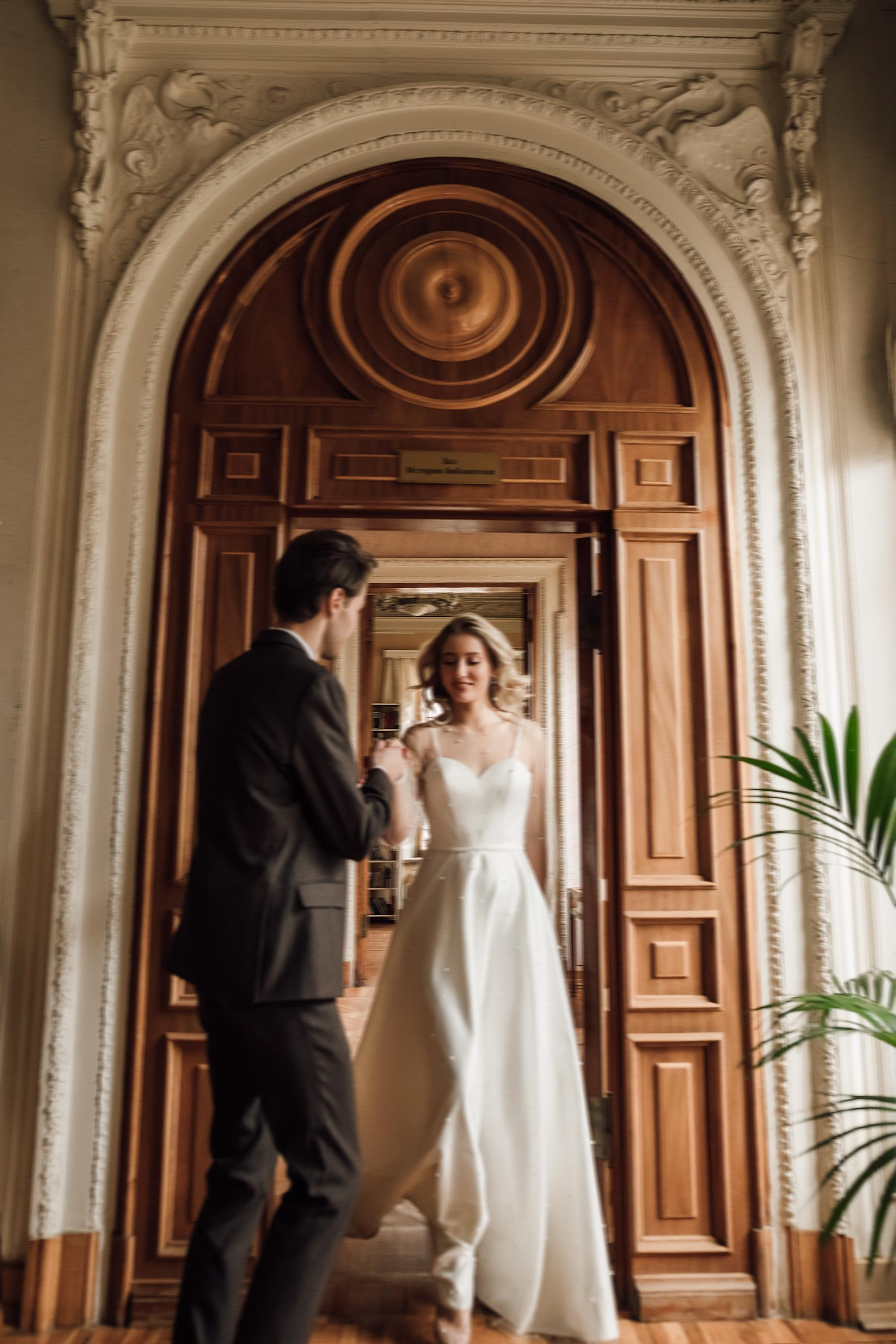 Анна и Андрей. Библиотека им. Пушкина. Свадебный и семейный фотограф в Москве Евгения Лисина