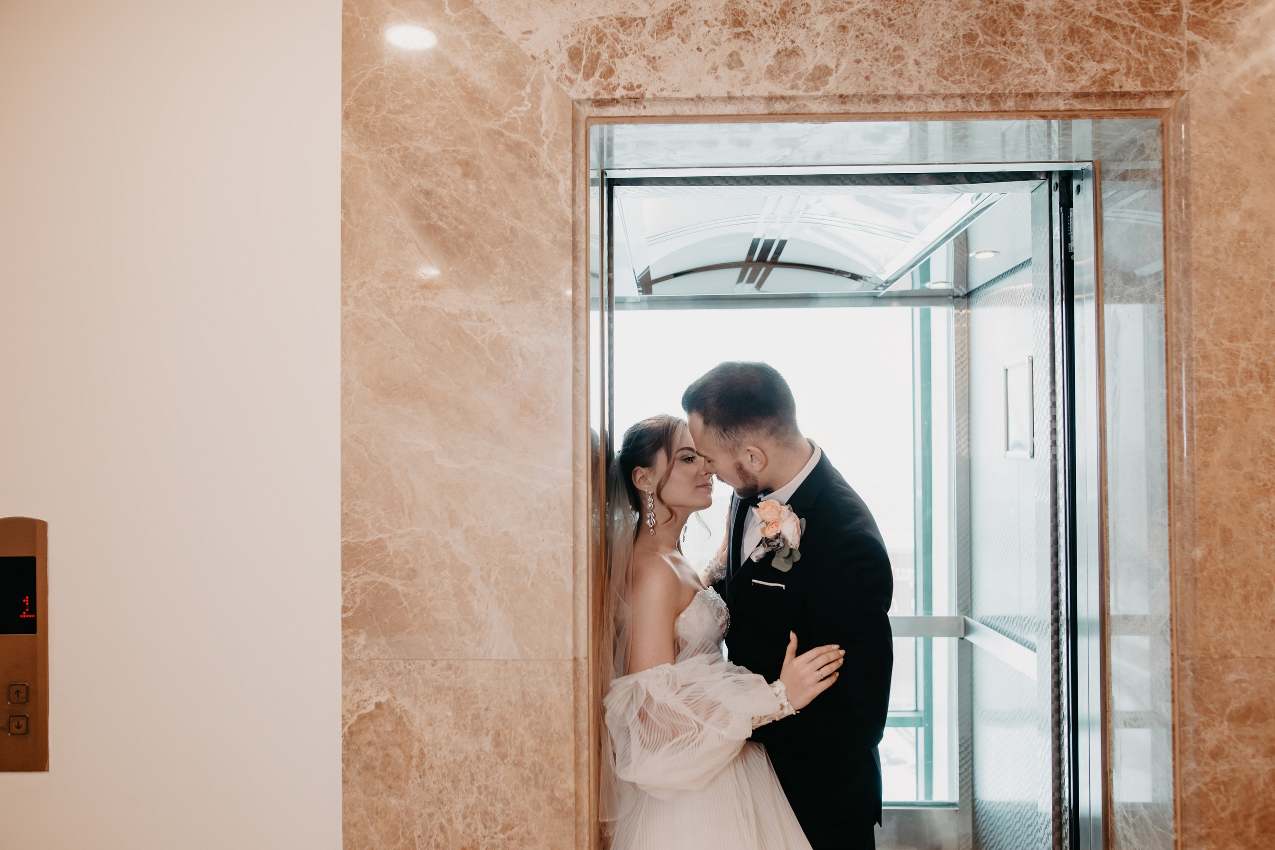 Лена и Леша. Отель Милан. Свадебный и семейный фотограф в Москве Евгения Лисина