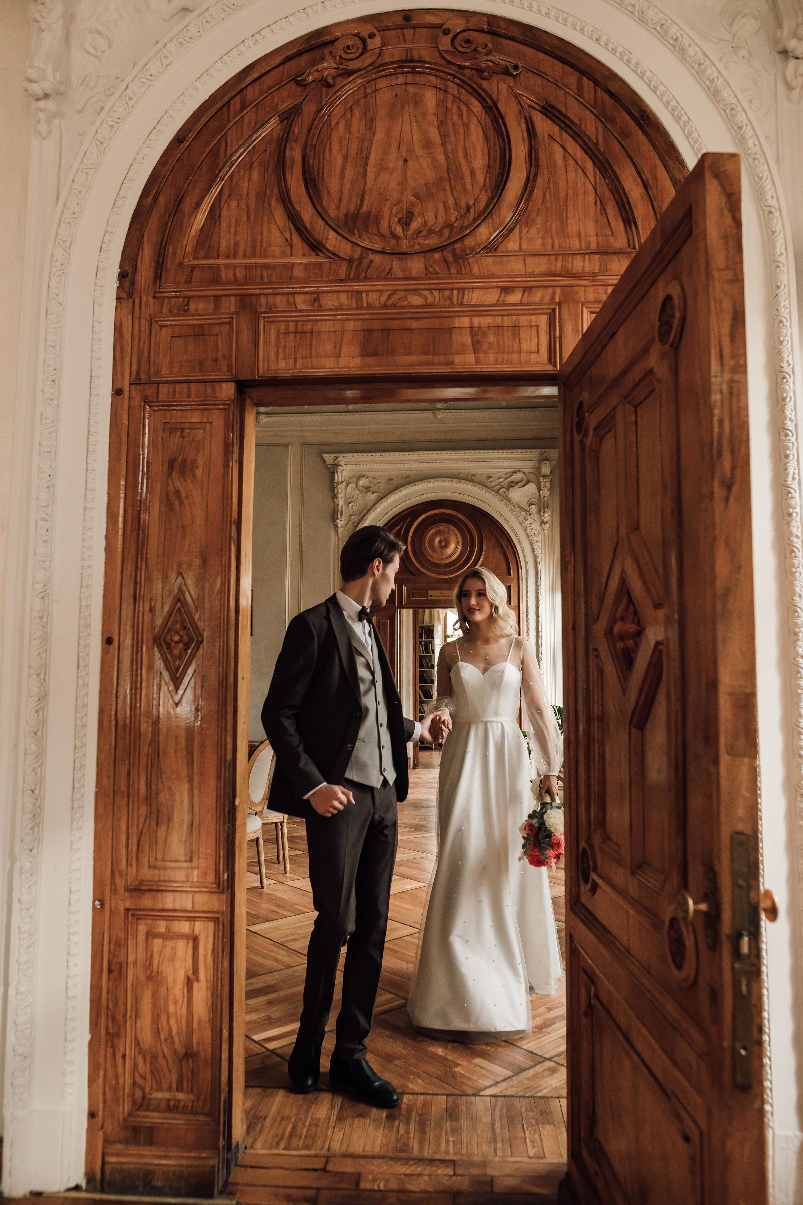 Анна и Андрей. Библиотека им. Пушкина. Свадебный и семейный фотограф в Москве Евгения Лисина