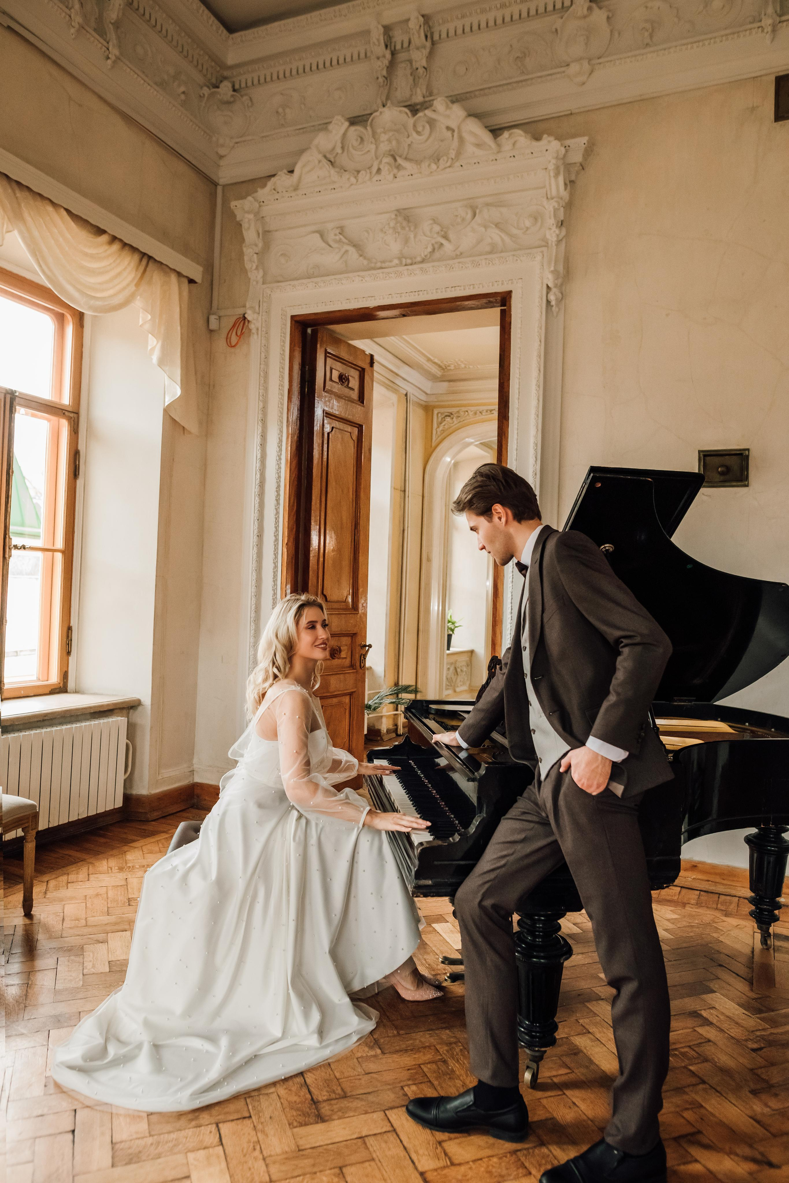 Анна и Андрей. Библиотека им. Пушкина. Свадебный и семейный фотограф в Москве Евгения Лисина