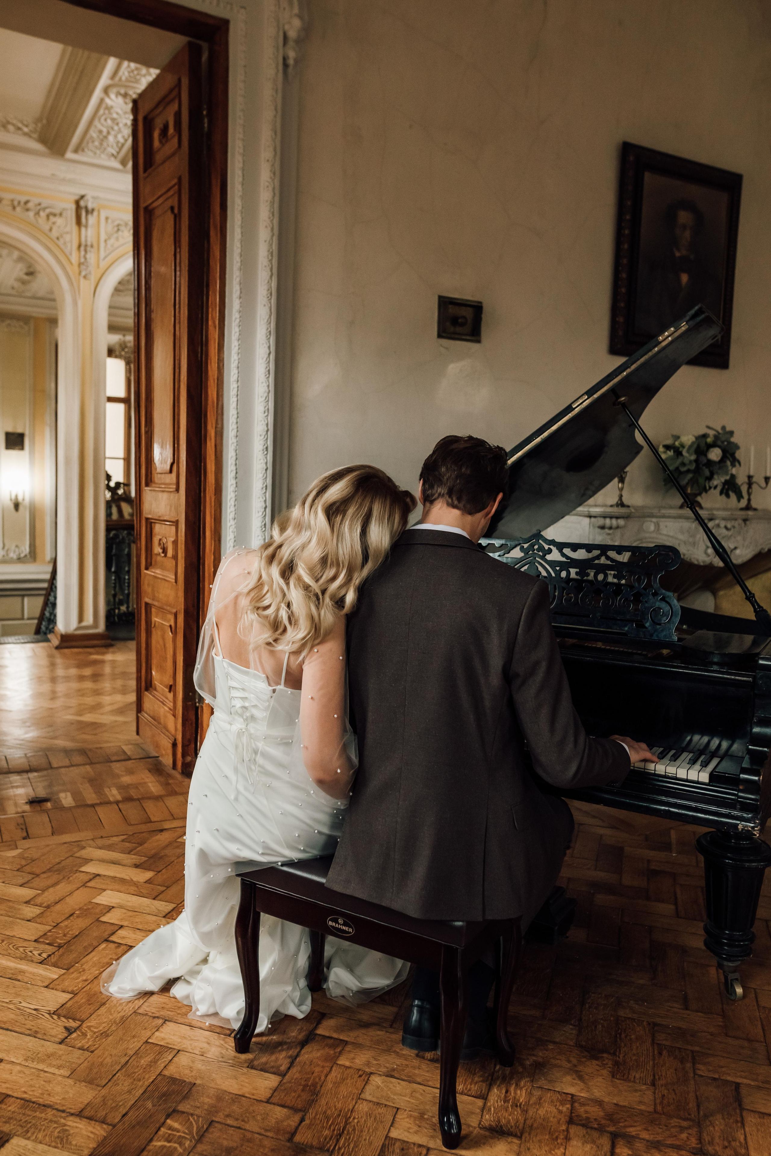 Анна и Андрей. Библиотека им. Пушкина. Свадебный и семейный фотограф в Москве Евгения Лисина