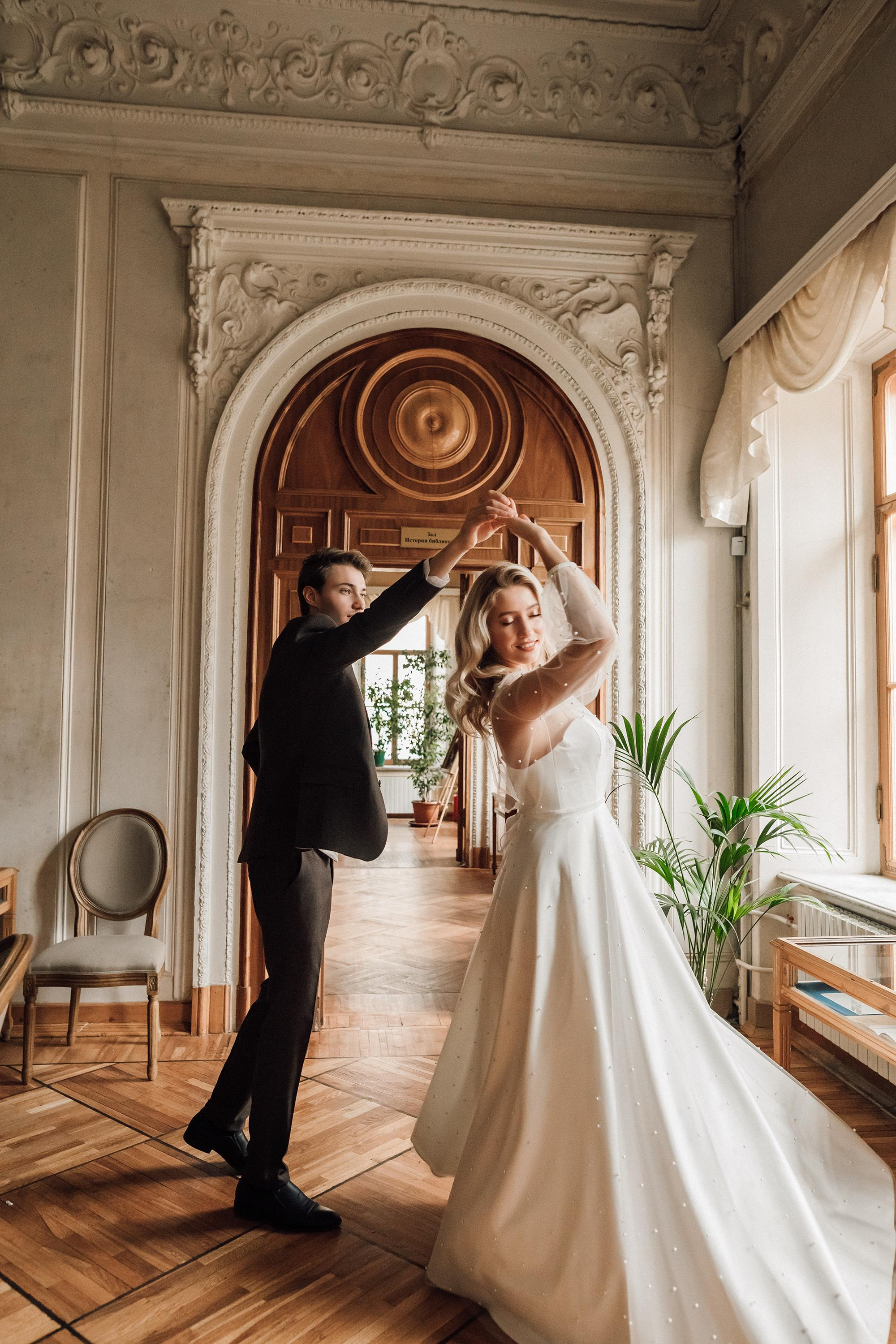 Анна и Андрей. Библиотека им. Пушкина. Свадебный и семейный фотограф в Москве Евгения Лисина