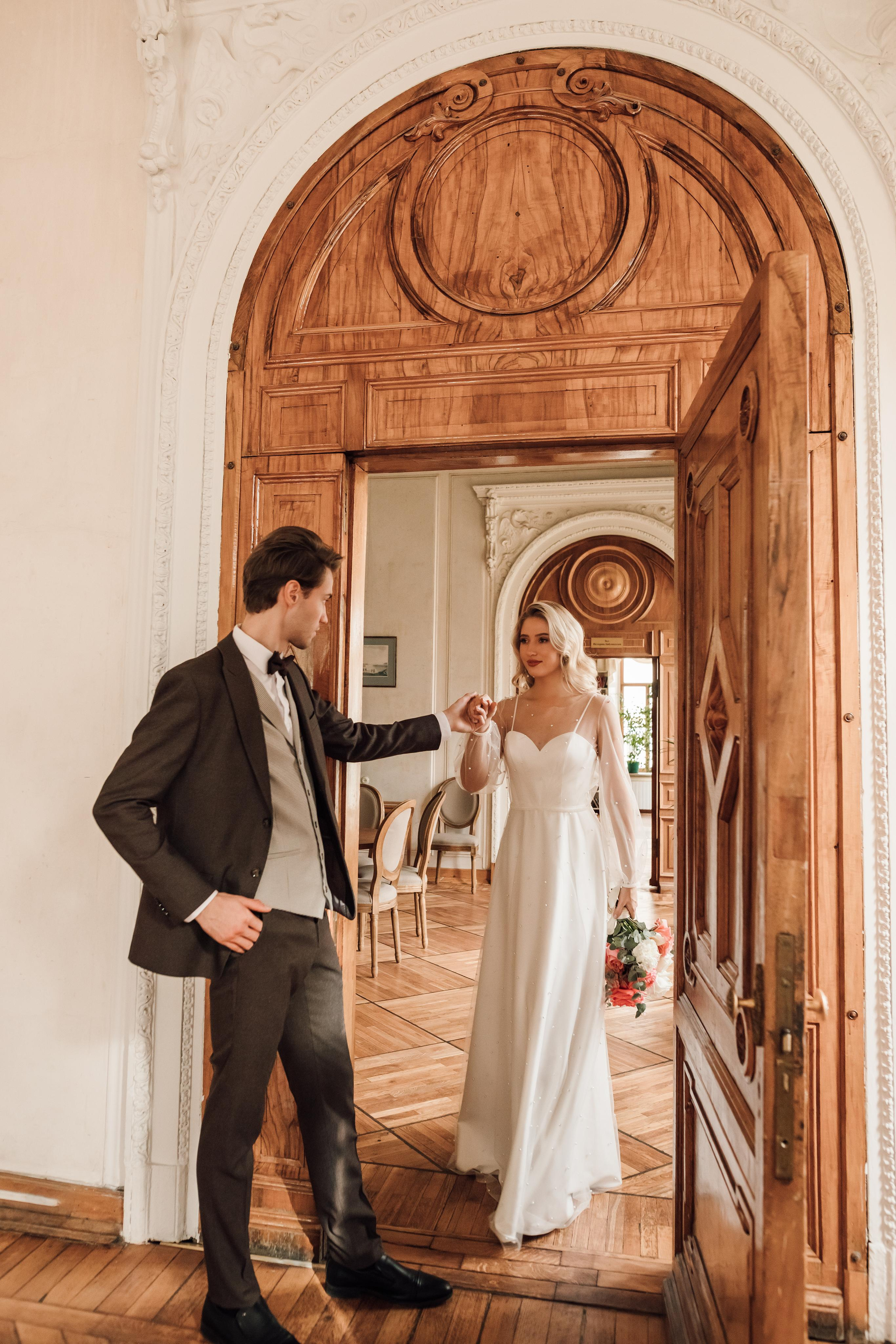 Анна и Андрей. Библиотека им. Пушкина. Свадебный и семейный фотограф в Москве Евгения Лисина