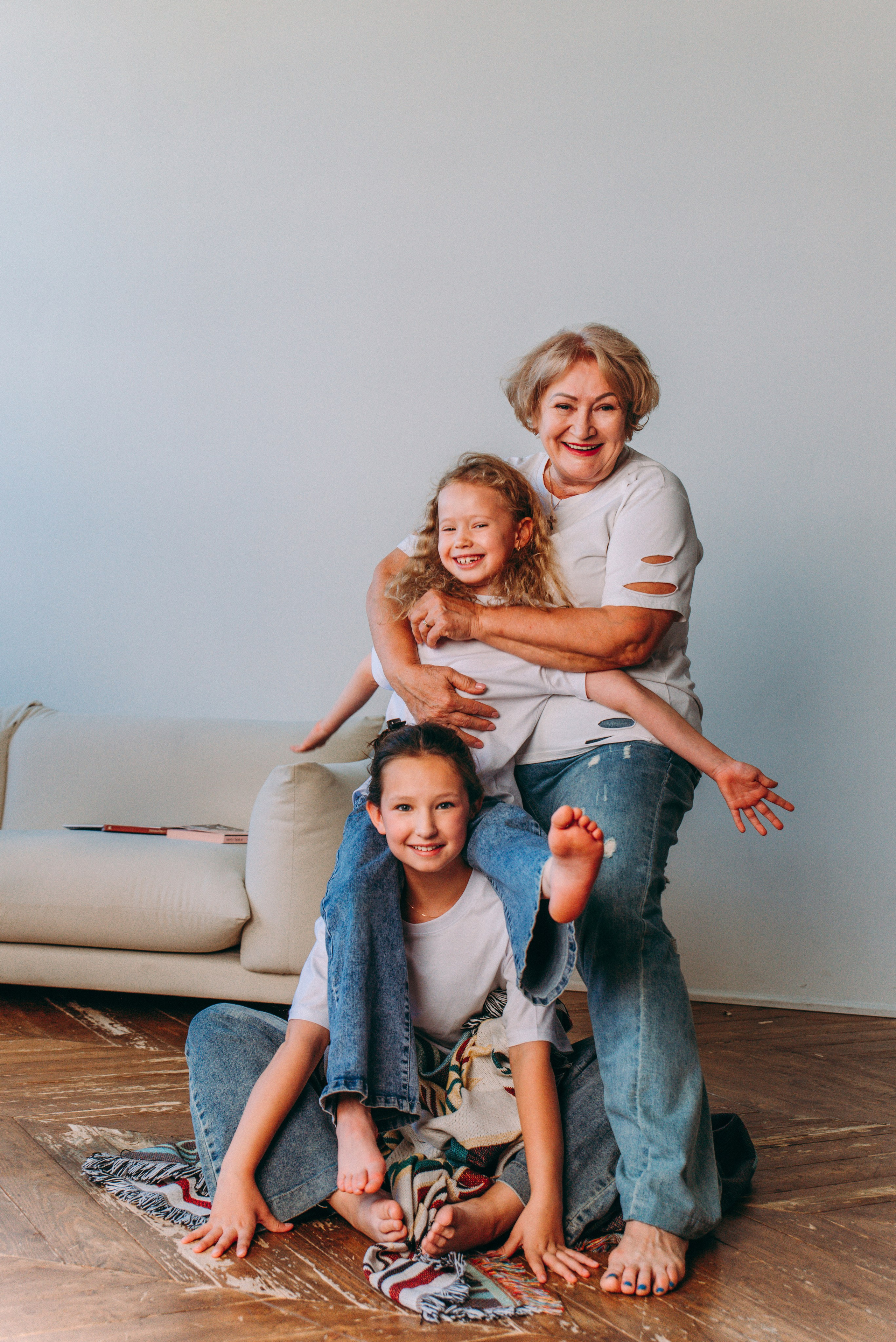 СВЕТЛАНА И ВНУЧКИ. Ольга Козлова фотограф Волгоград olkiny-fotki.ru