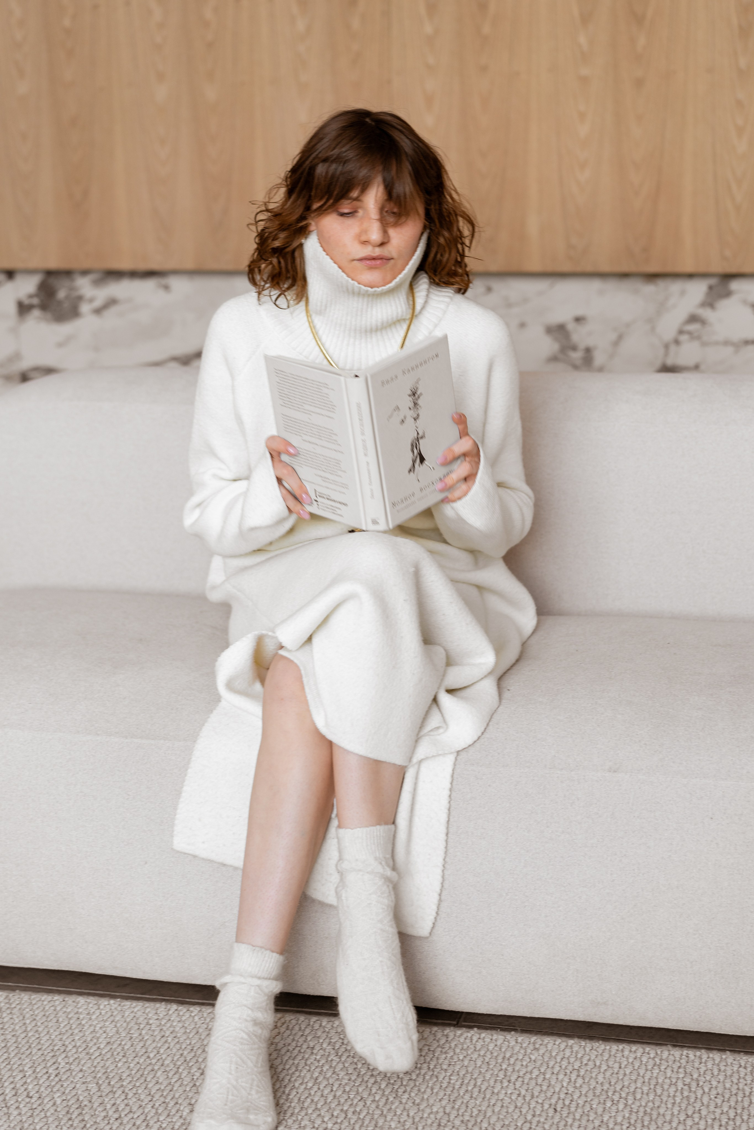 2025, minimalistic, white, beige, 2024, Belgrade, Novi Sad, photoshoot, natural photoshoot, photographer Belgrade, фотограф в Белграде, Белград, фотограф Нови Сад, минималистичная, эстетичная, светлая, красивая, модная, современная