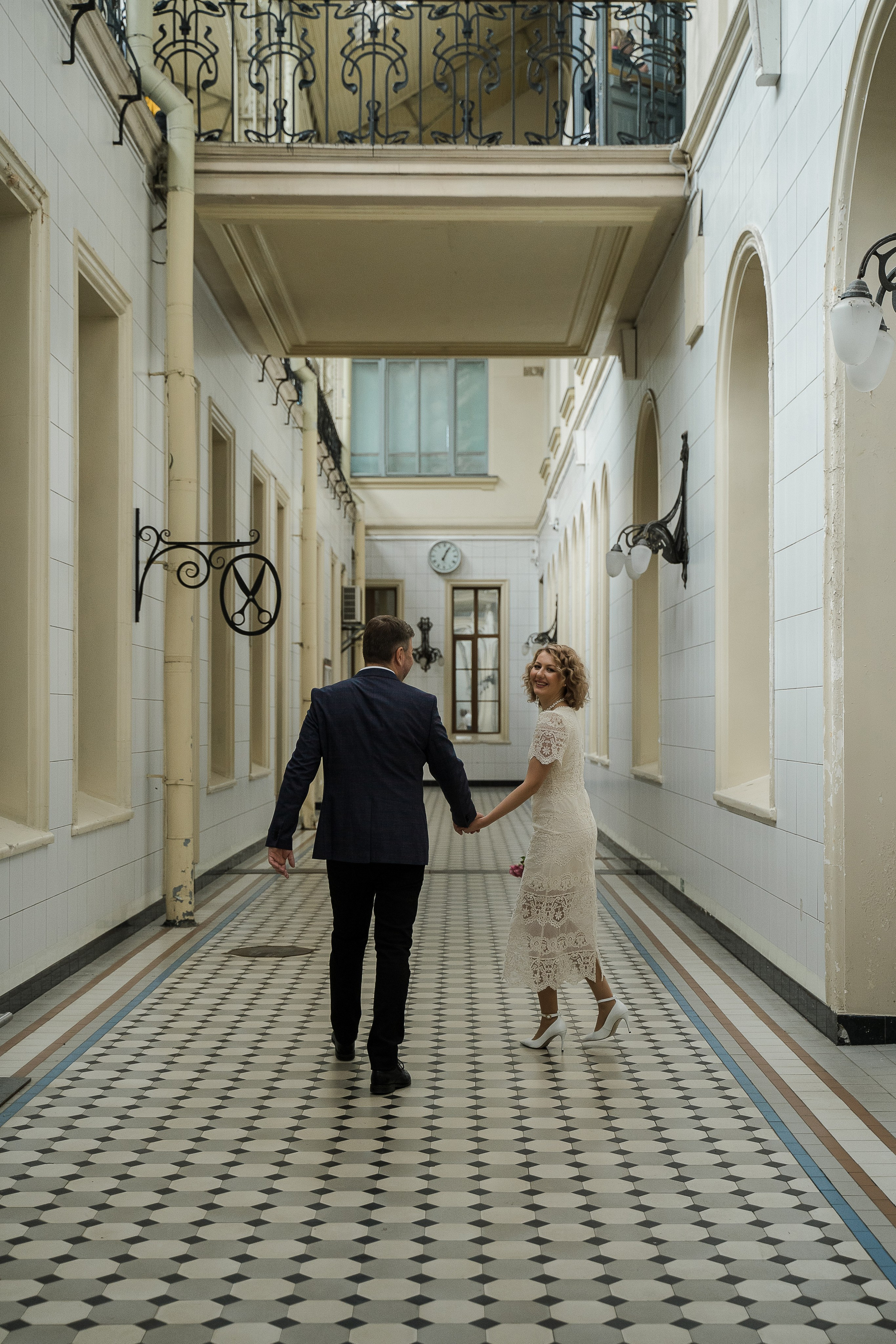 Свадебная фотосессия на Витебском вокзале. Свадебный и семейный фотограф в Пушкине и Санкт-Петербурге Мария Филиппова