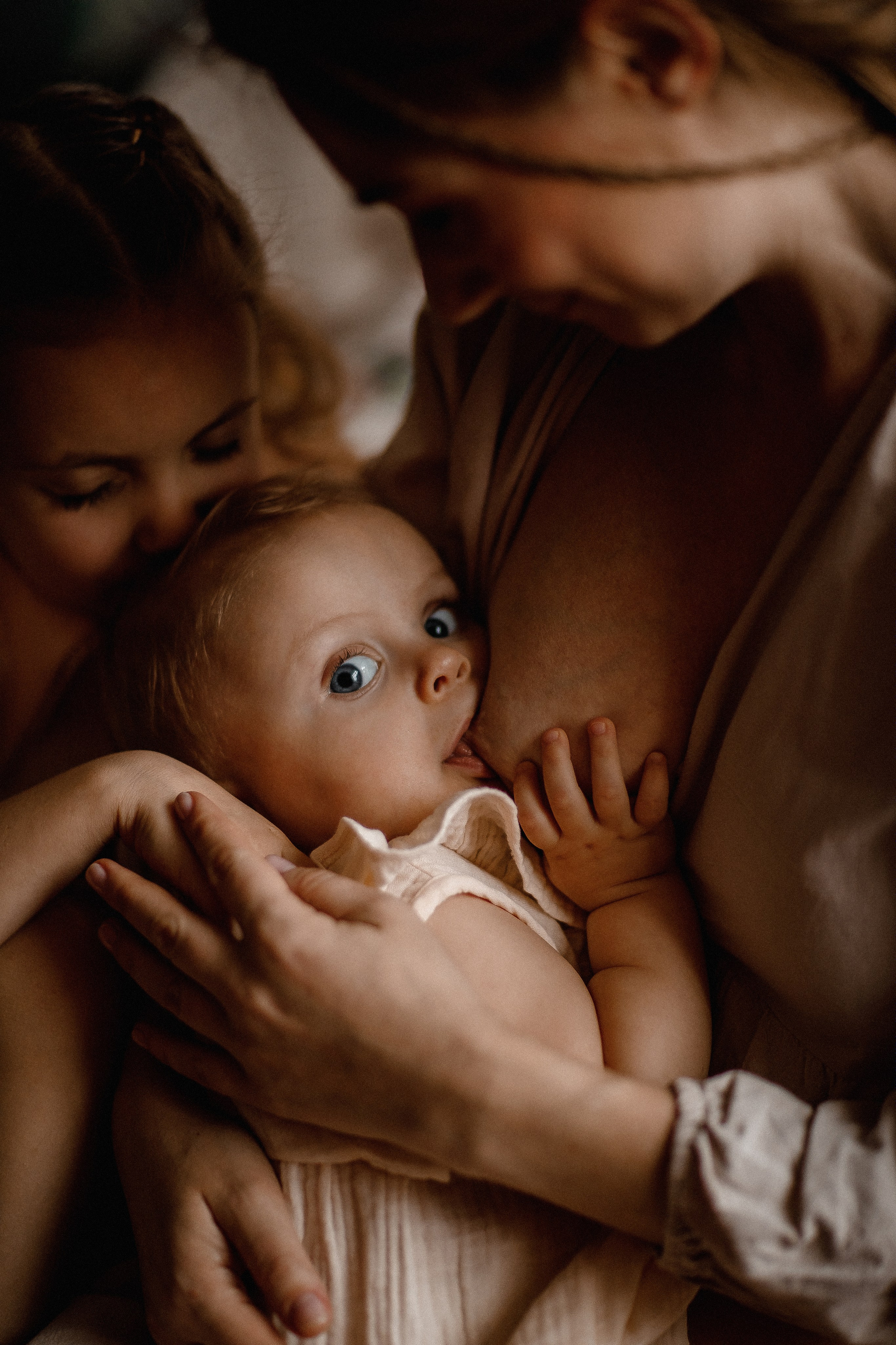 Грудное кормление. Фотограф материнства и таинства кормления Екатерина Кузьмин