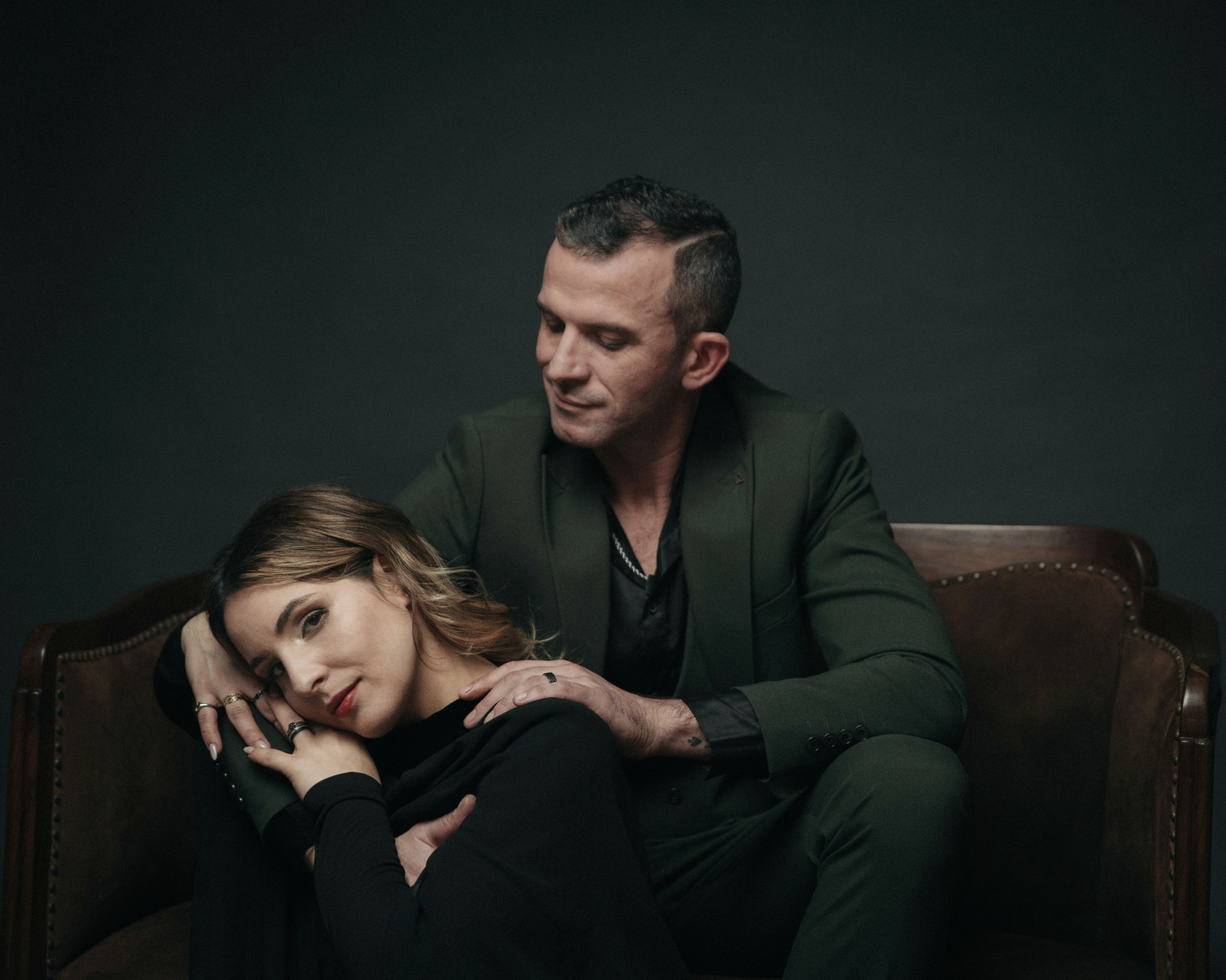 ANA and NELSON. Studio. Anastasiia Antoniuk portrait, family and couple photographer, Portugal