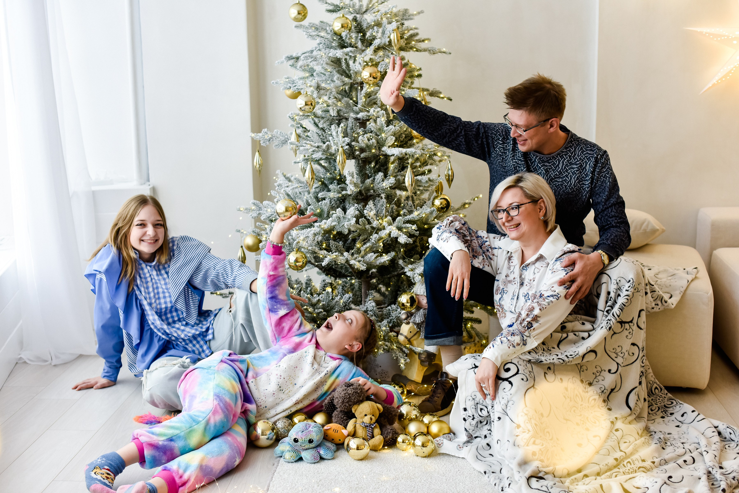 Семья Александра и его девочек)