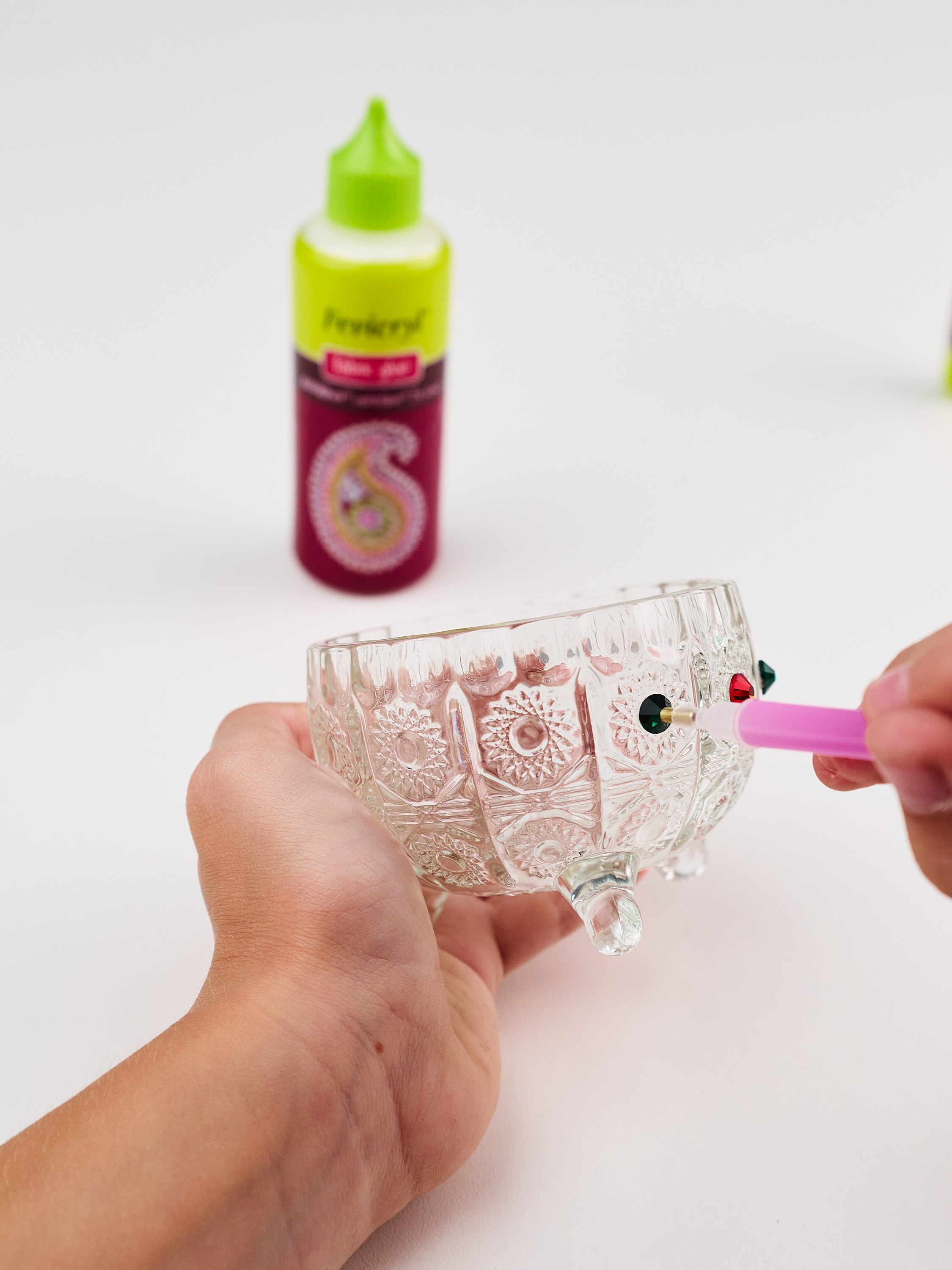 Фото и видео для маркетплейсов — универсальный клей