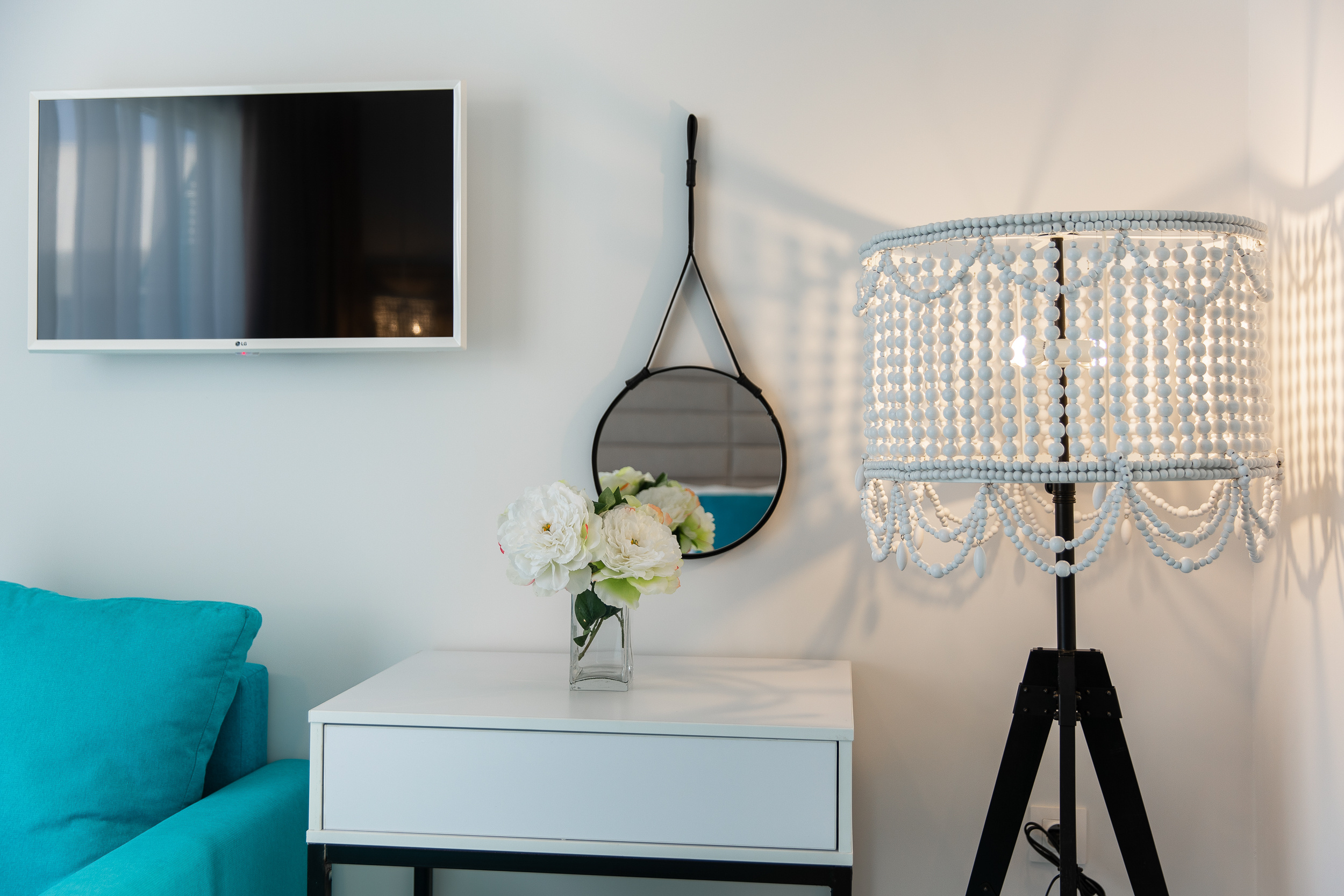 Renatphoto-Интерьерная фотосъёмка для известного отеля Bora-Bora. Профессиональная фотосъёмка интерьеров, предметная фотосессия еды для меню г. Анапа